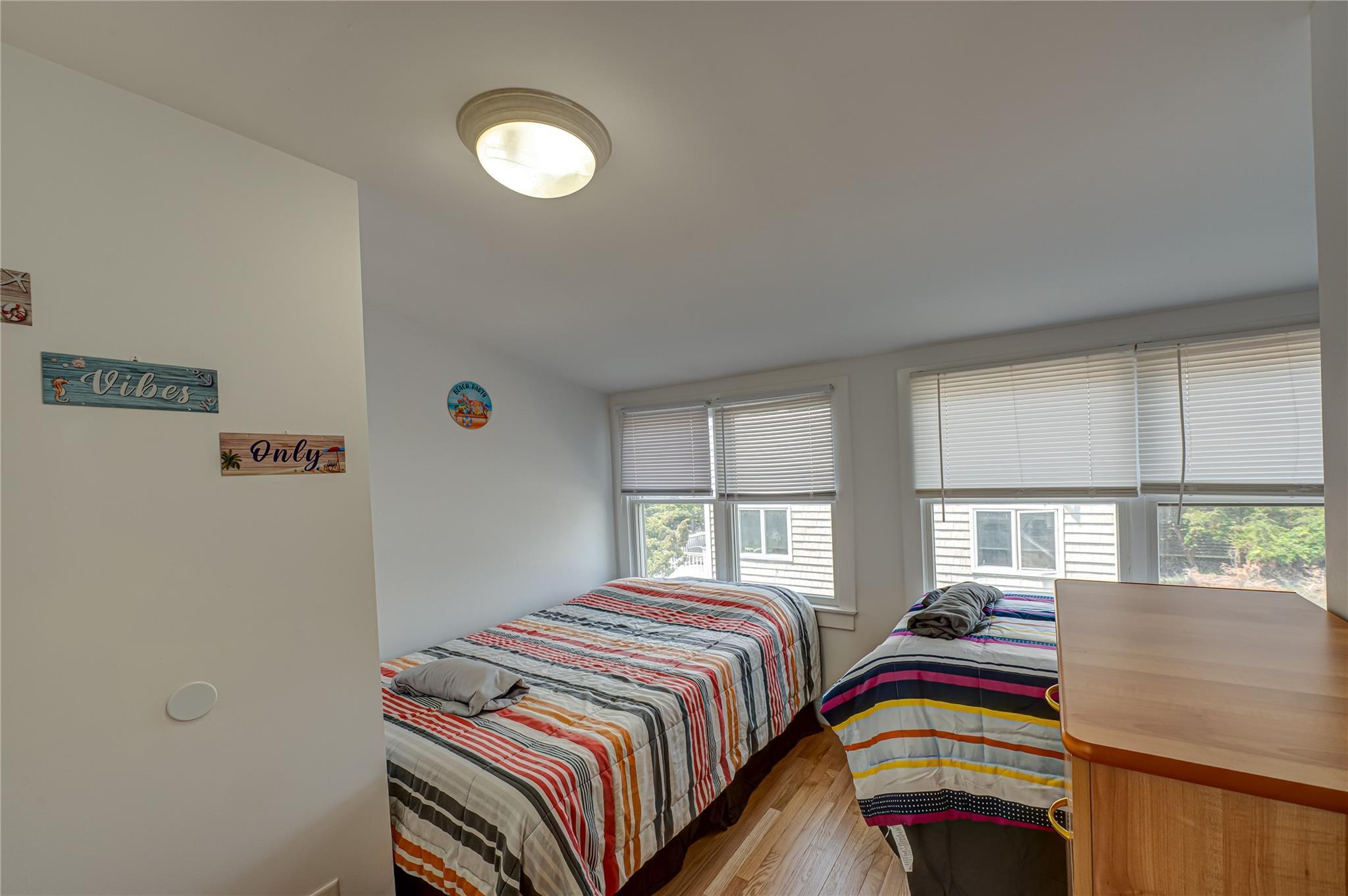 Single Family Oak Suffolk County, NY 11706, MLS-879837-12