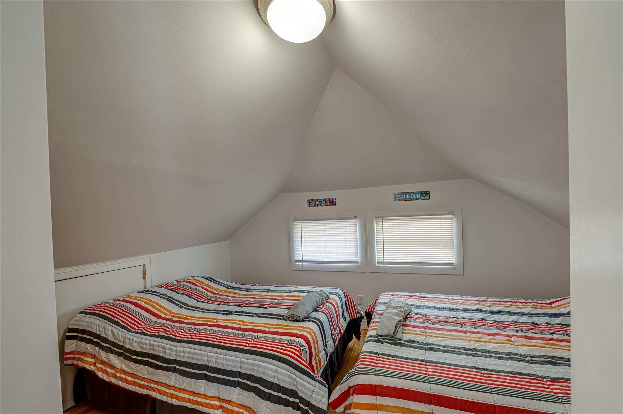 Single Family Oak Suffolk County, NY 11706, MLS-879837-13