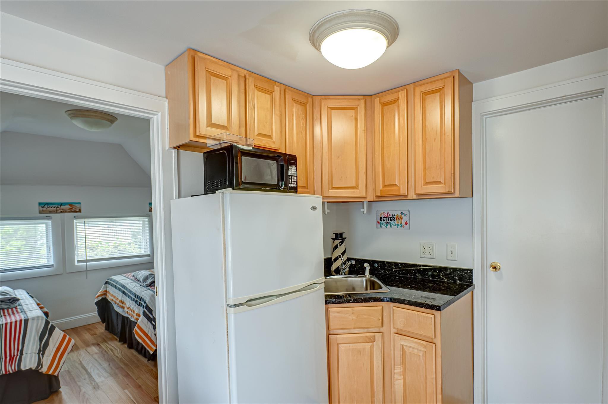 Single Family Oak Suffolk County, NY 11706, MLS-879837-14