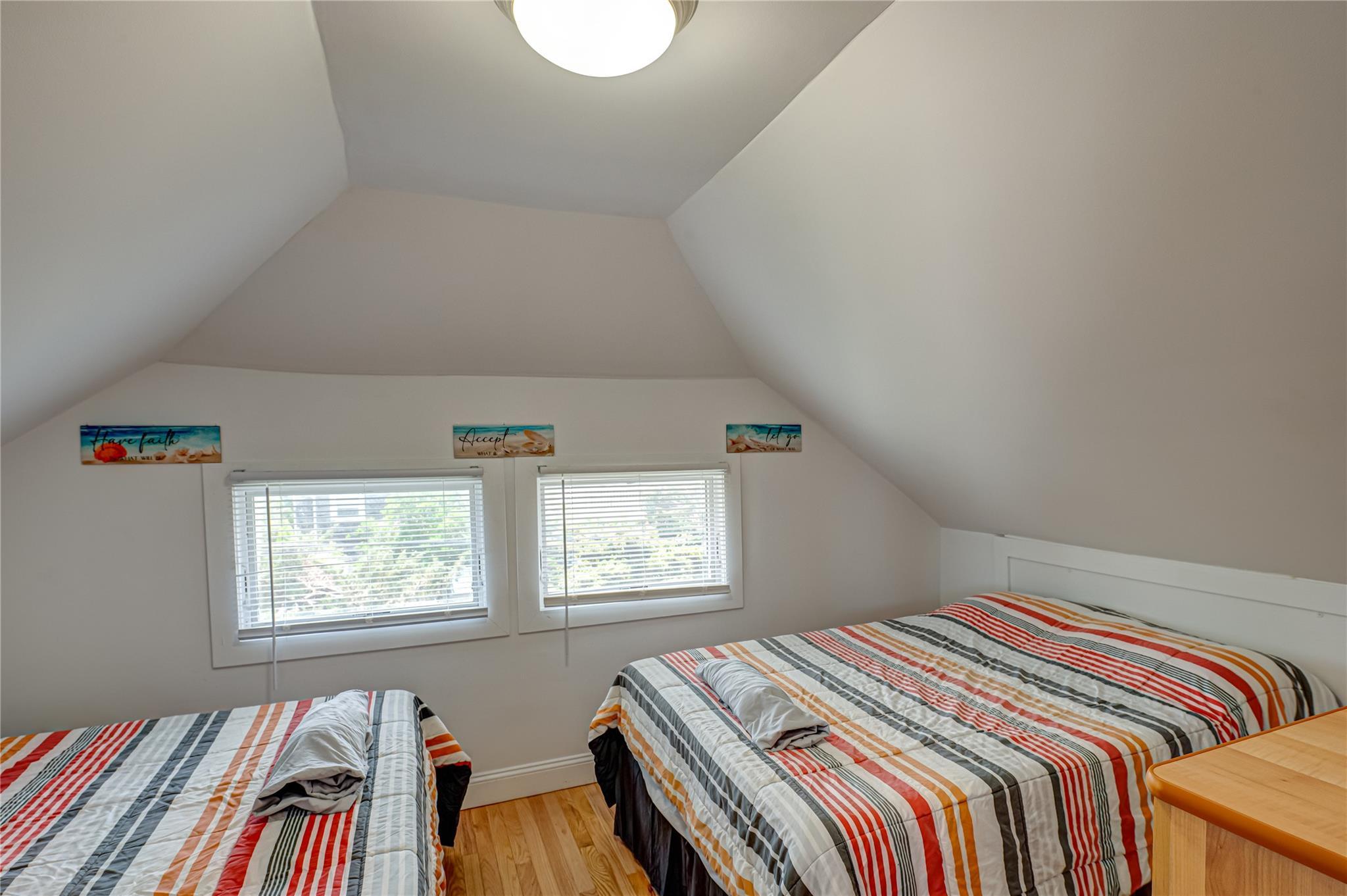 Single Family Oak Suffolk County, NY 11706, MLS-879837-15