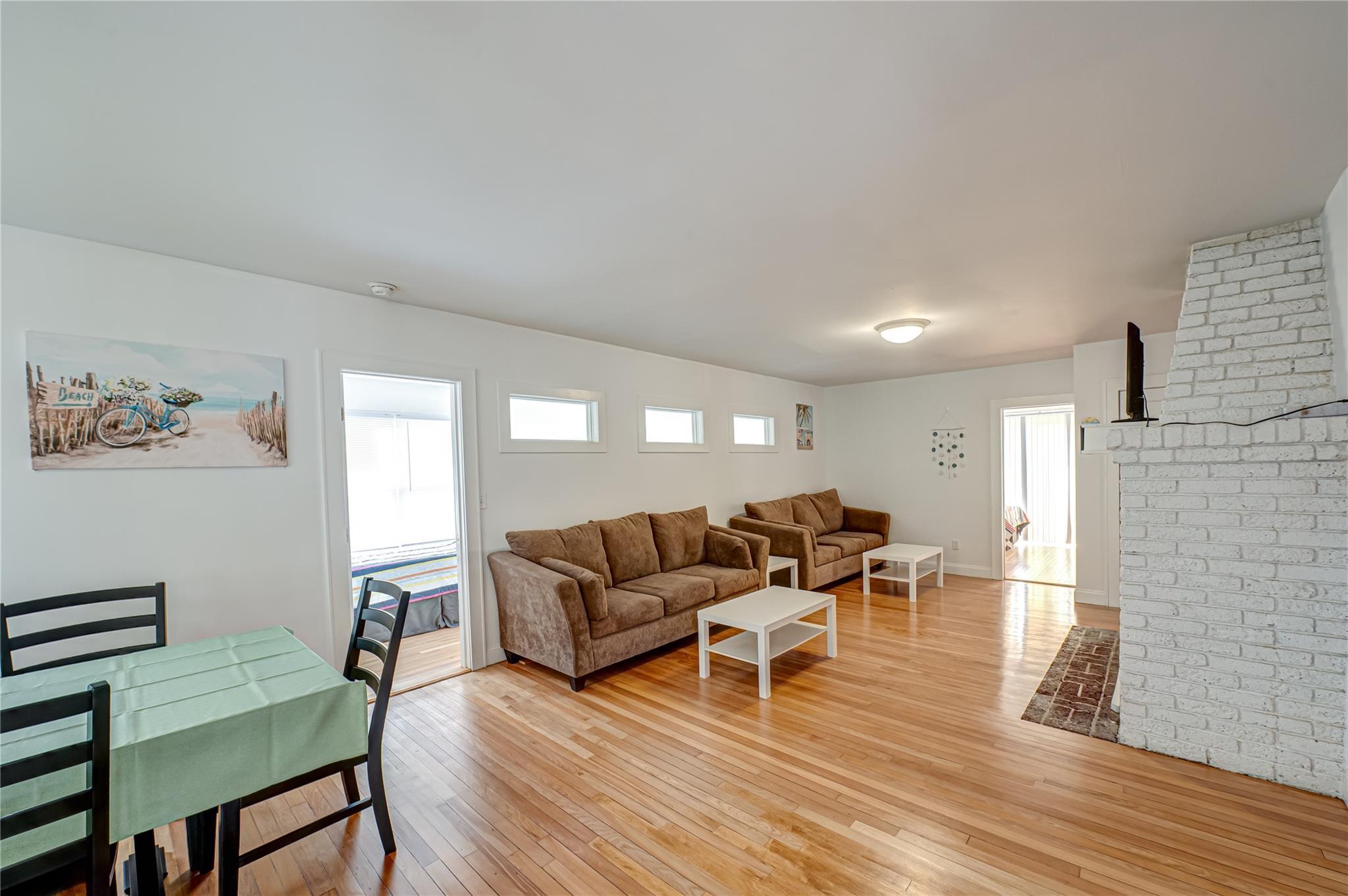 Single Family Oak Suffolk County, NY 11706, MLS-879837-3