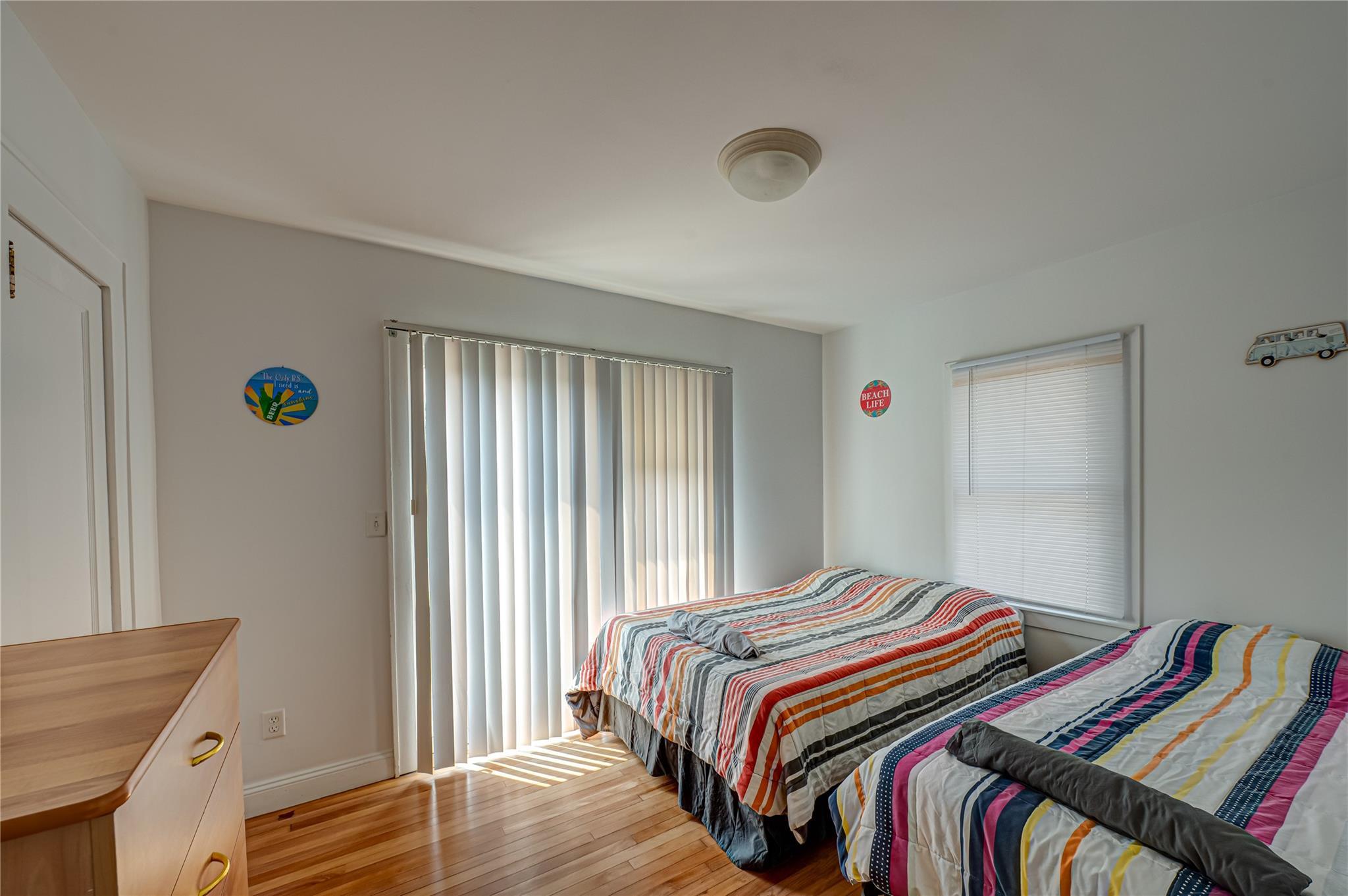 Single Family Oak Suffolk County, NY 11706, MLS-879837-8