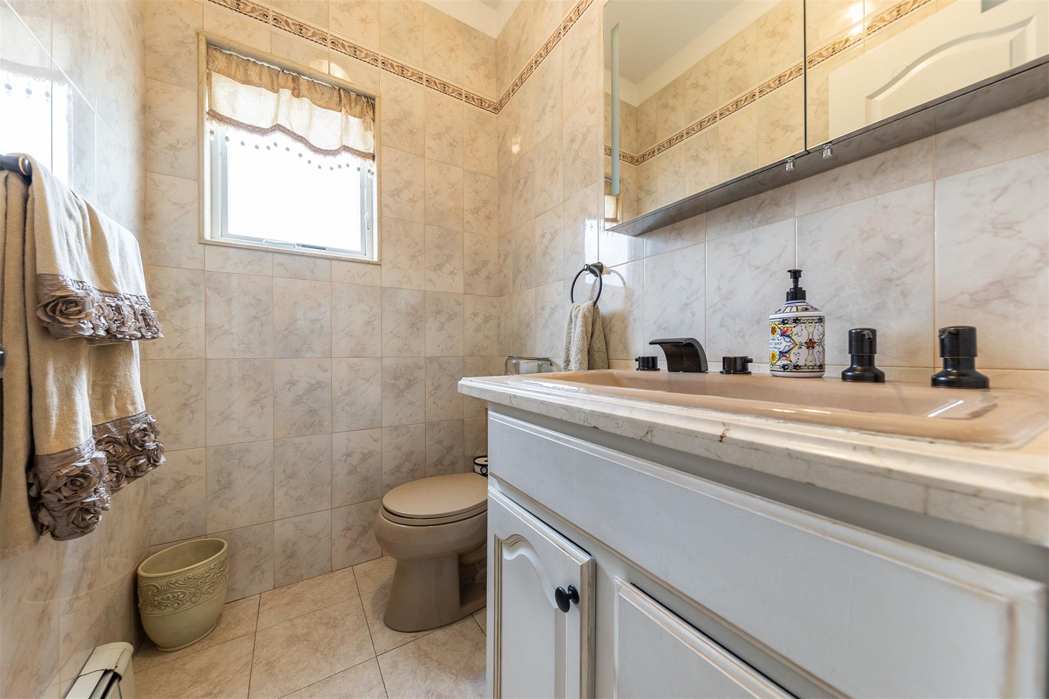 Single Family Davison  Nassau County, NY 11572, MLS-879869-11