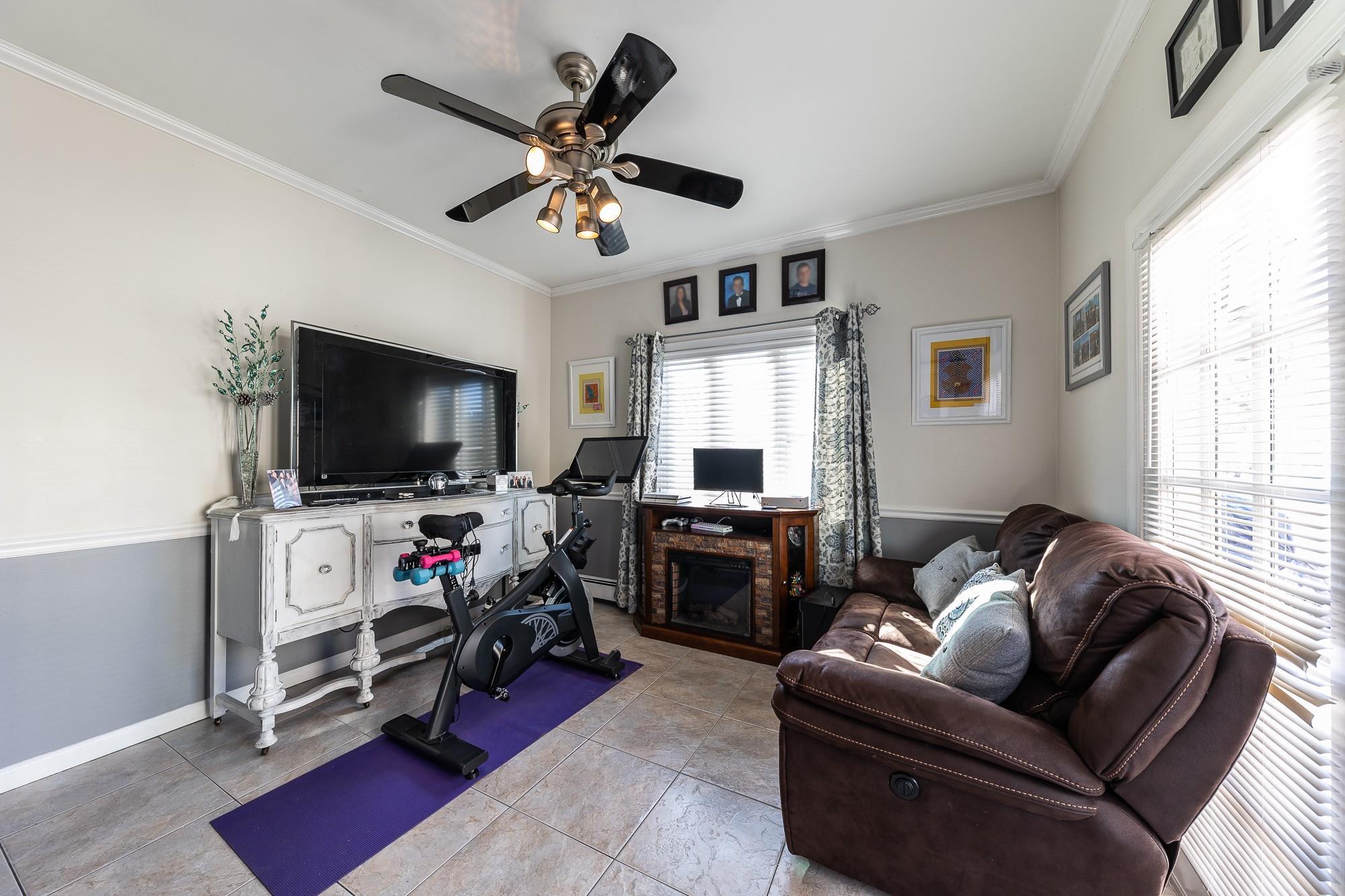 Single Family Davison  Nassau County, NY 11572, MLS-879869-6