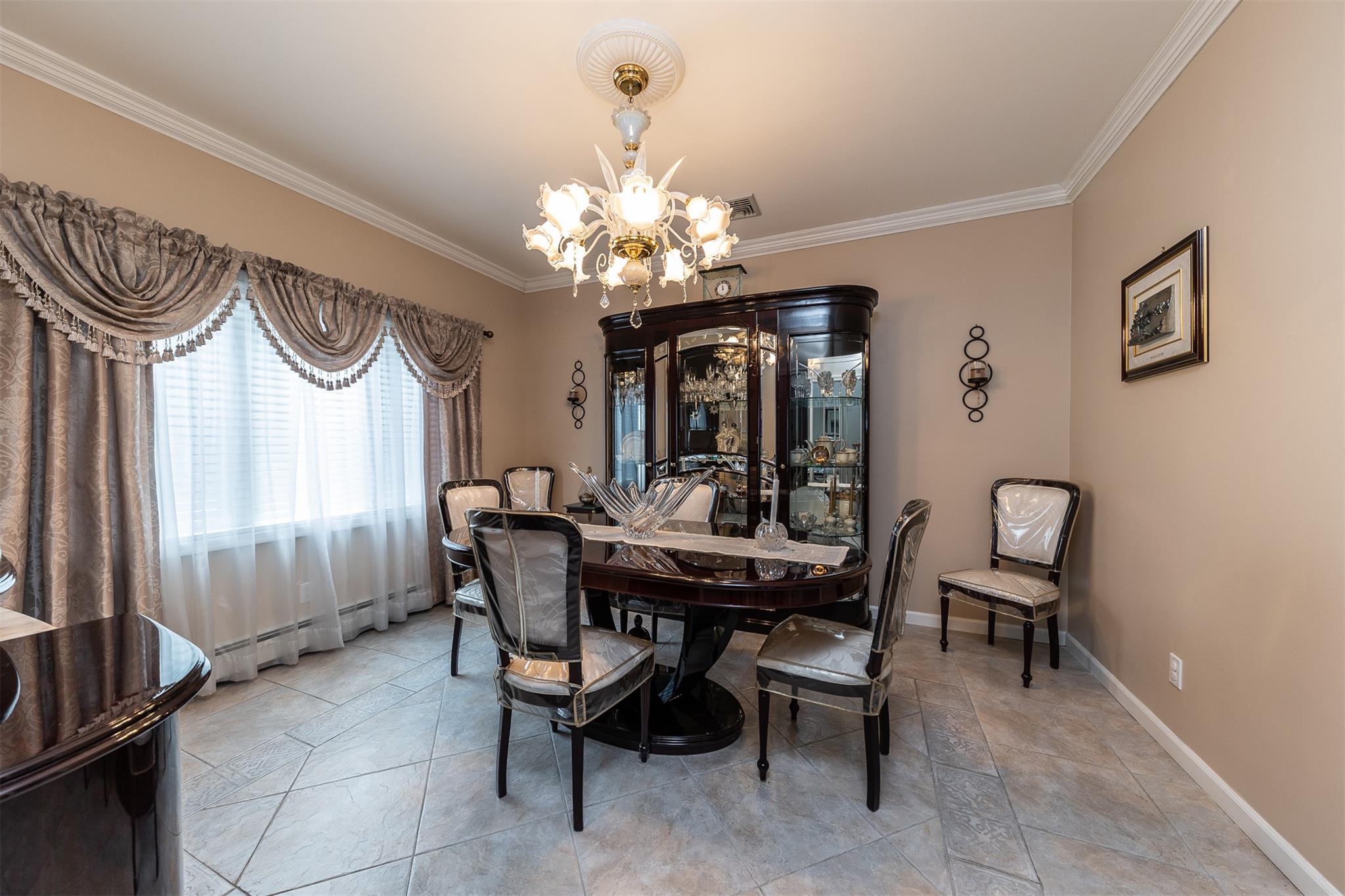 Single Family Davison  Nassau County, NY 11572, MLS-879869-8