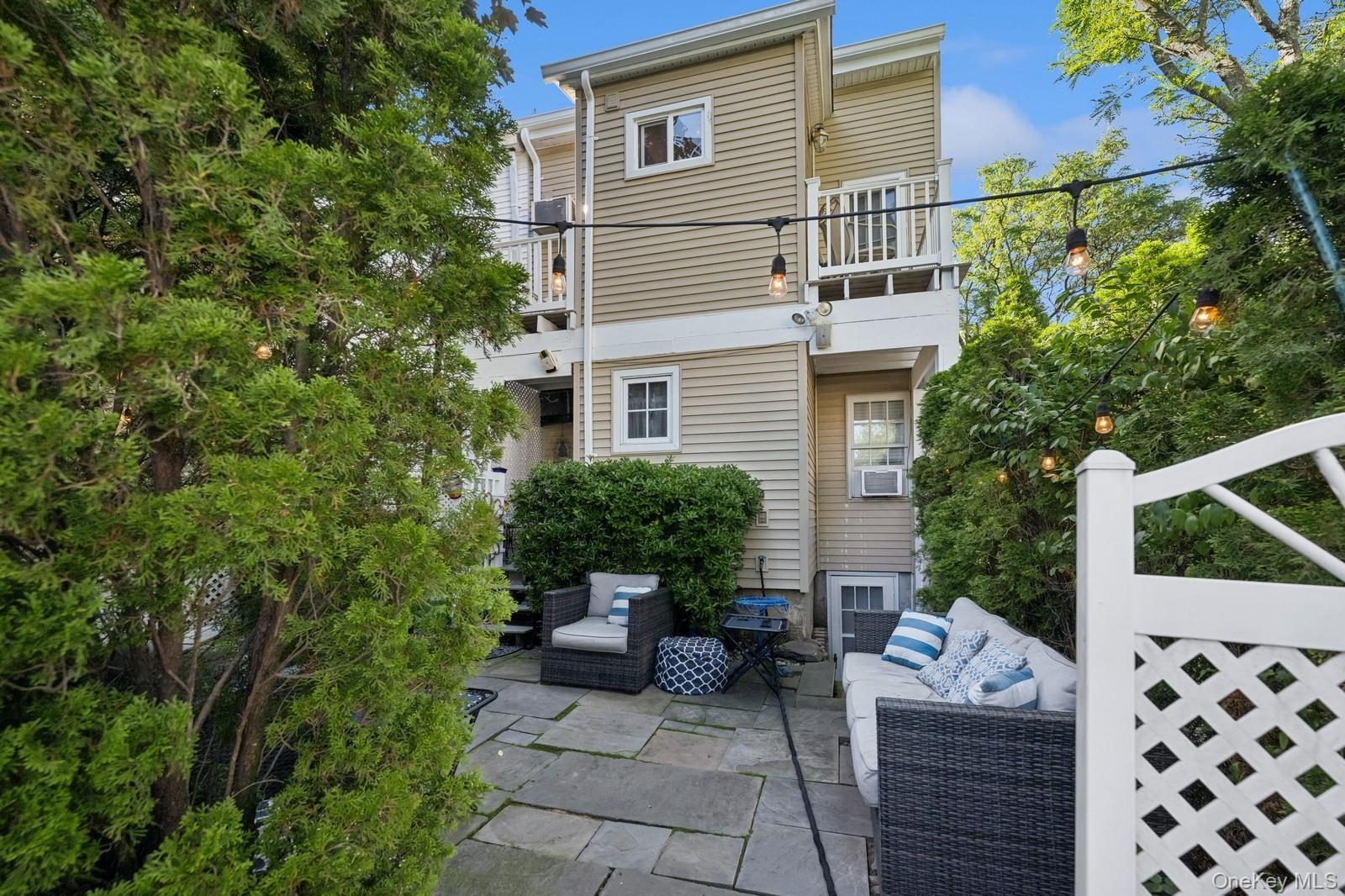 Single Family 1st  Nassau County, NY 11040, MLS-879891-22