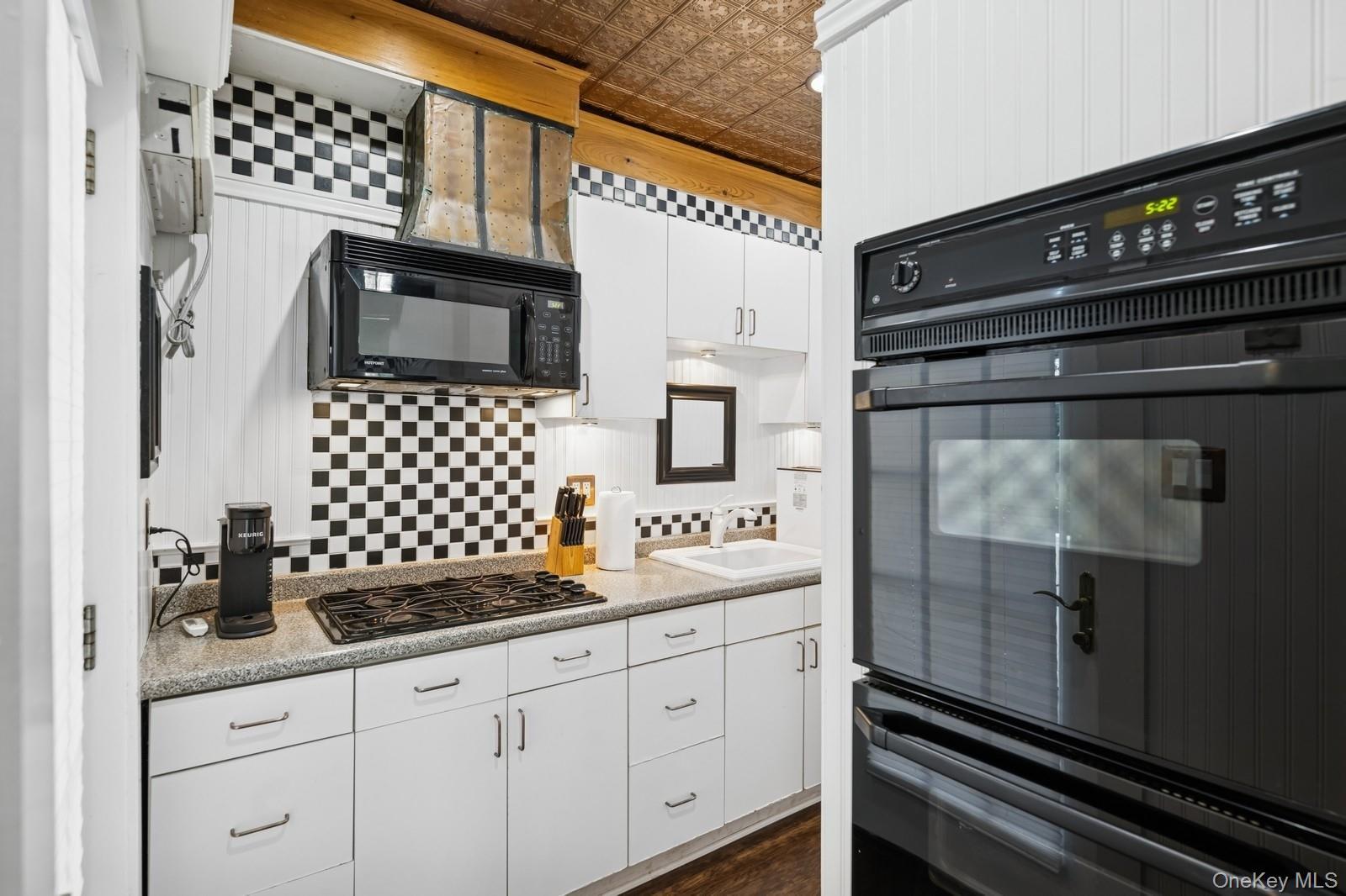 Single Family 1st  Nassau County, NY 11040, MLS-879891-31