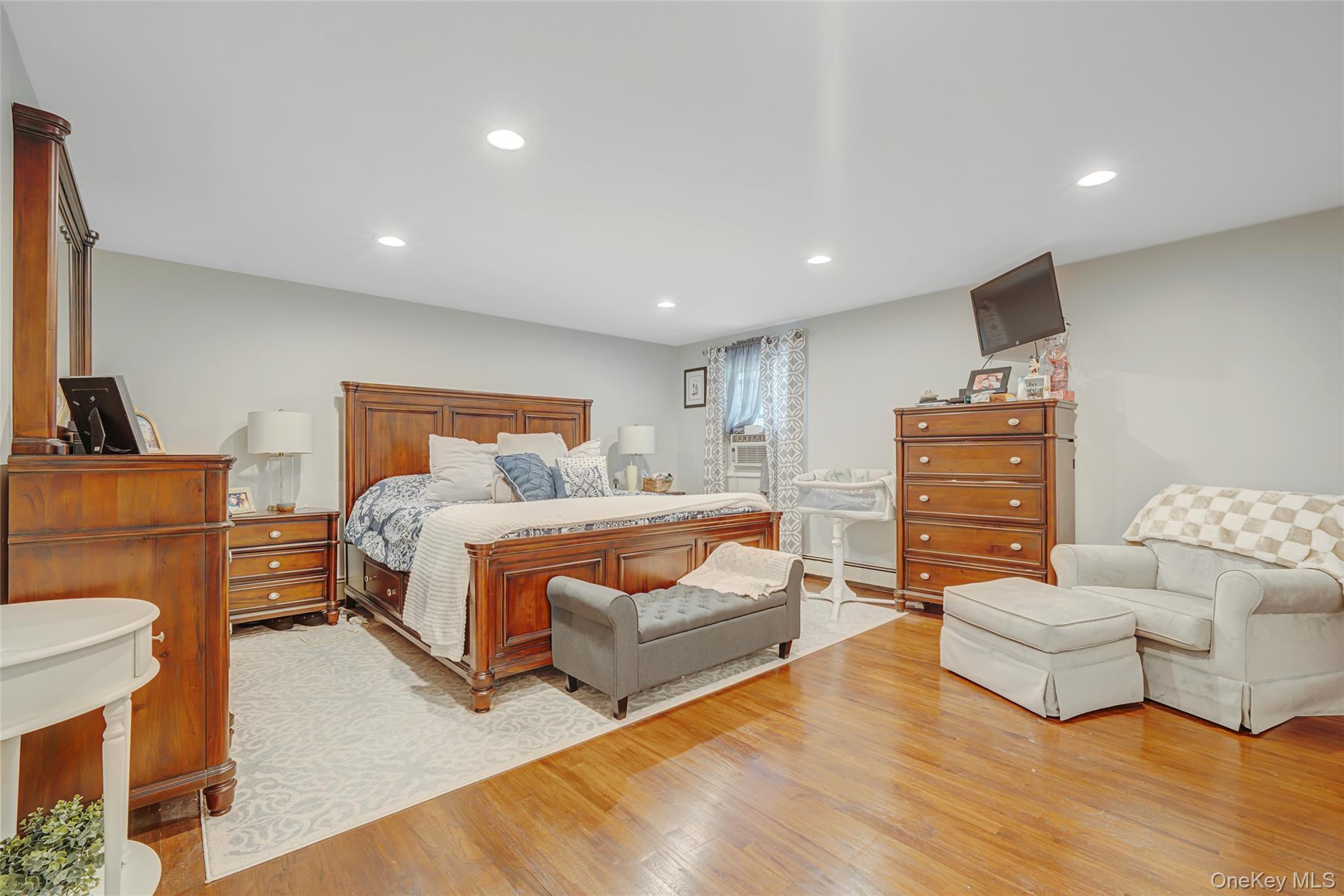 Single Family Fox  Suffolk County, NY 11953, MLS-879964-21