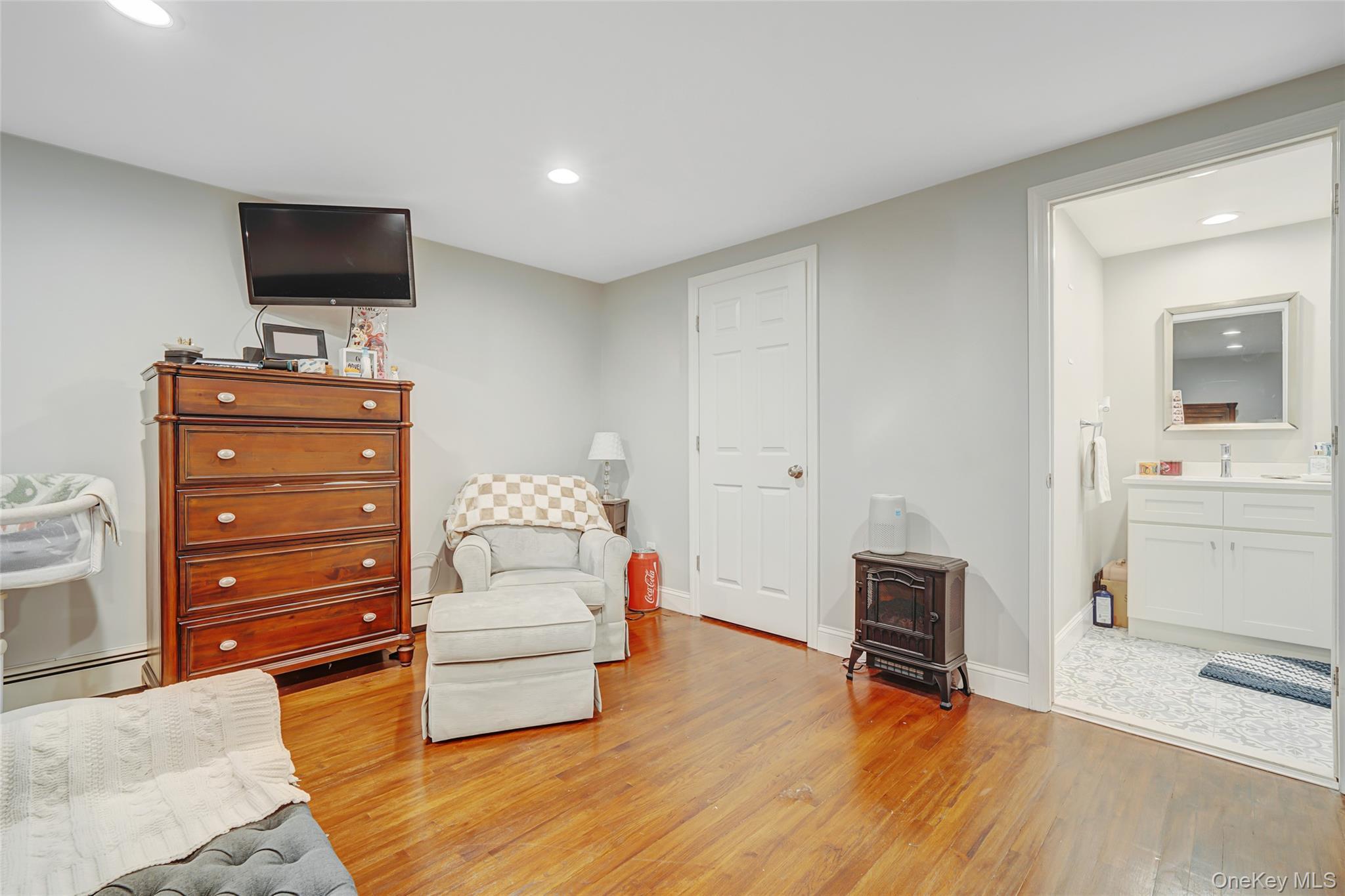 Single Family Fox  Suffolk County, NY 11953, MLS-879964-23