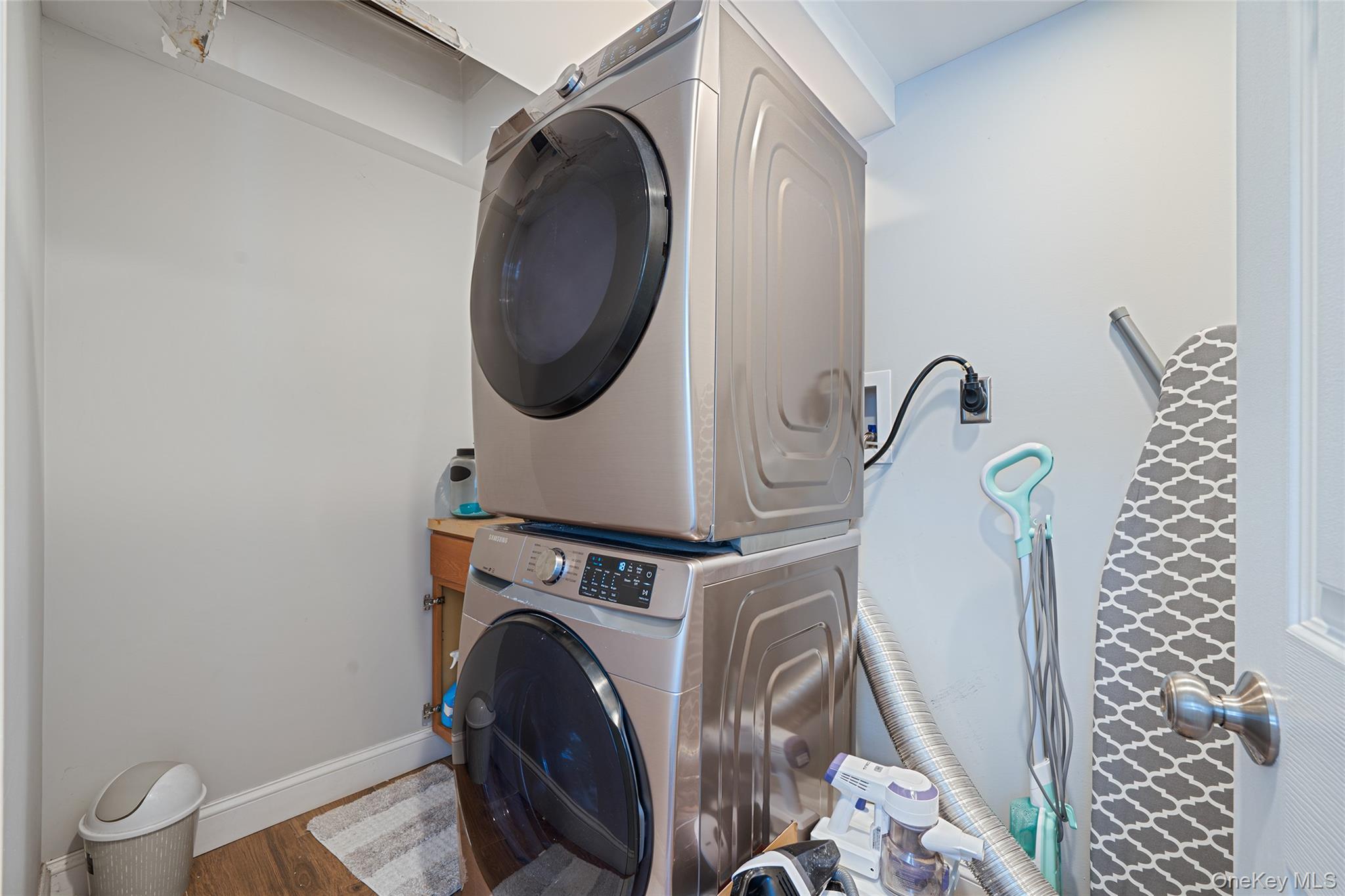 Single Family Fox  Suffolk County, NY 11953, MLS-879964-27