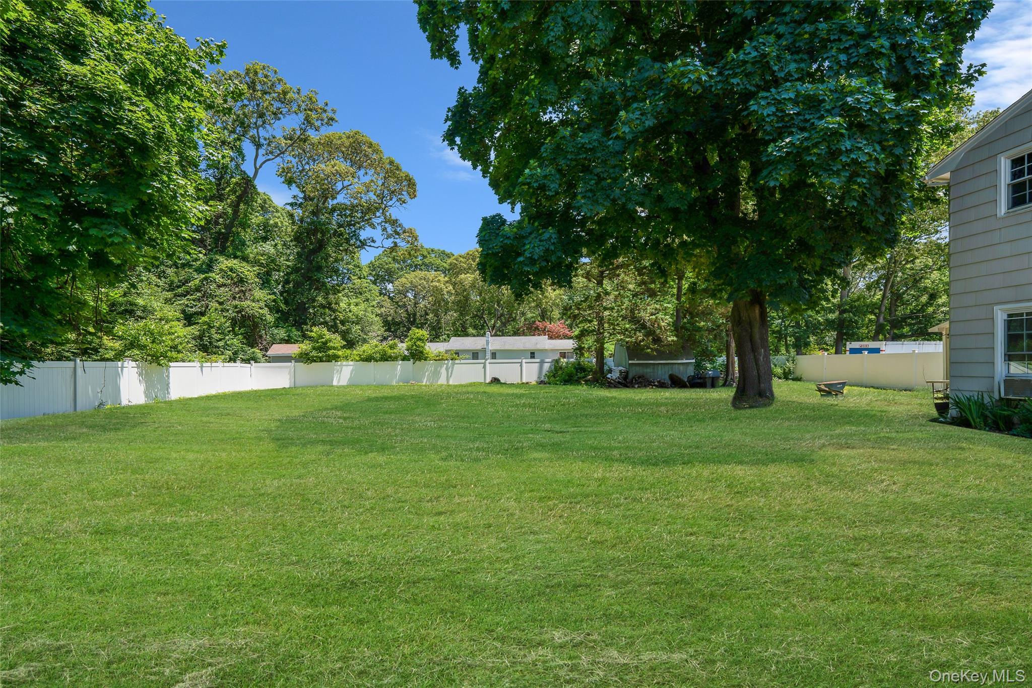 Single Family Fox  Suffolk County, NY 11953, MLS-879964-8