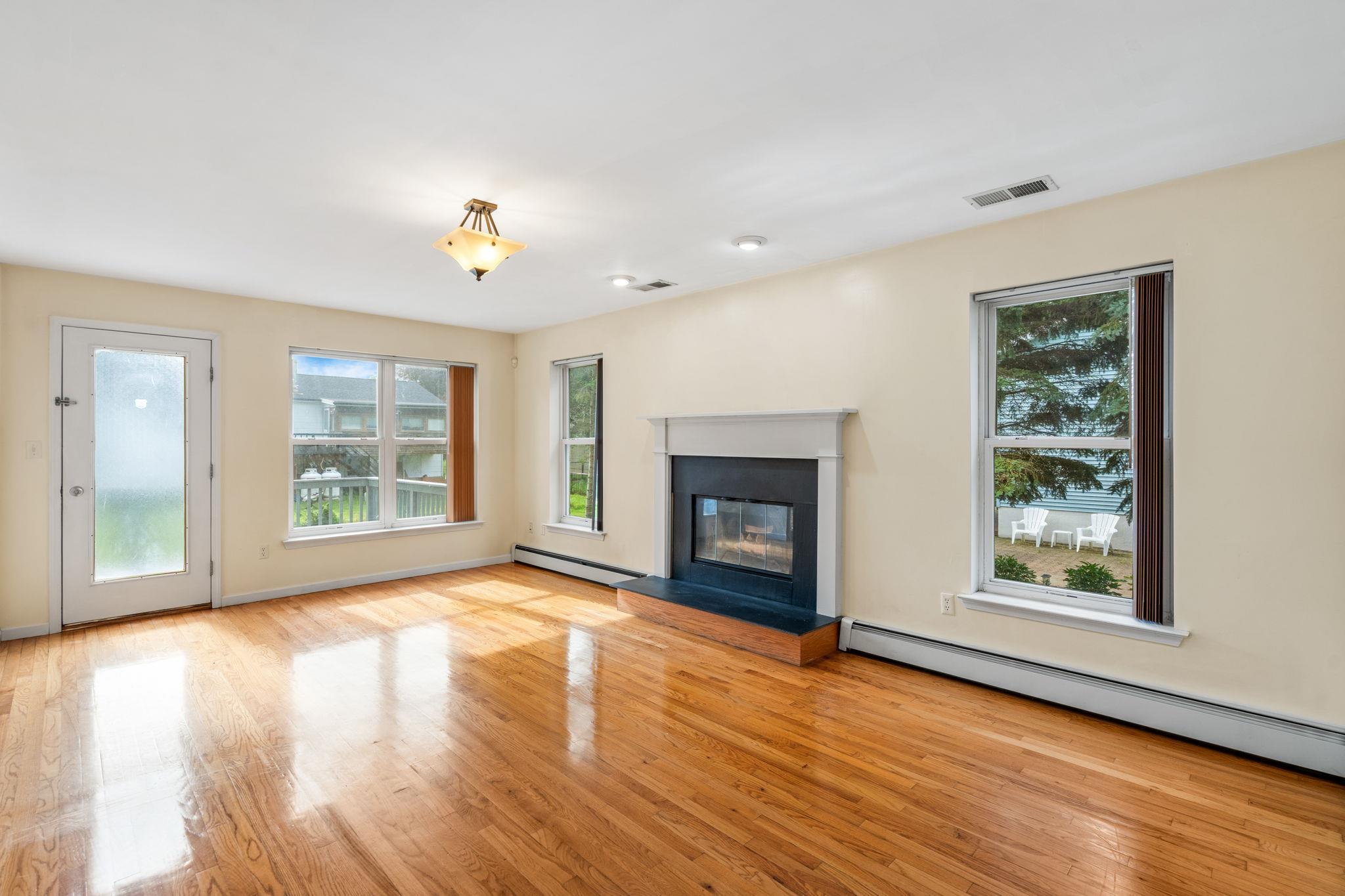 Single Family Utopian  Orange County, NY 12586, MLS-879965-12