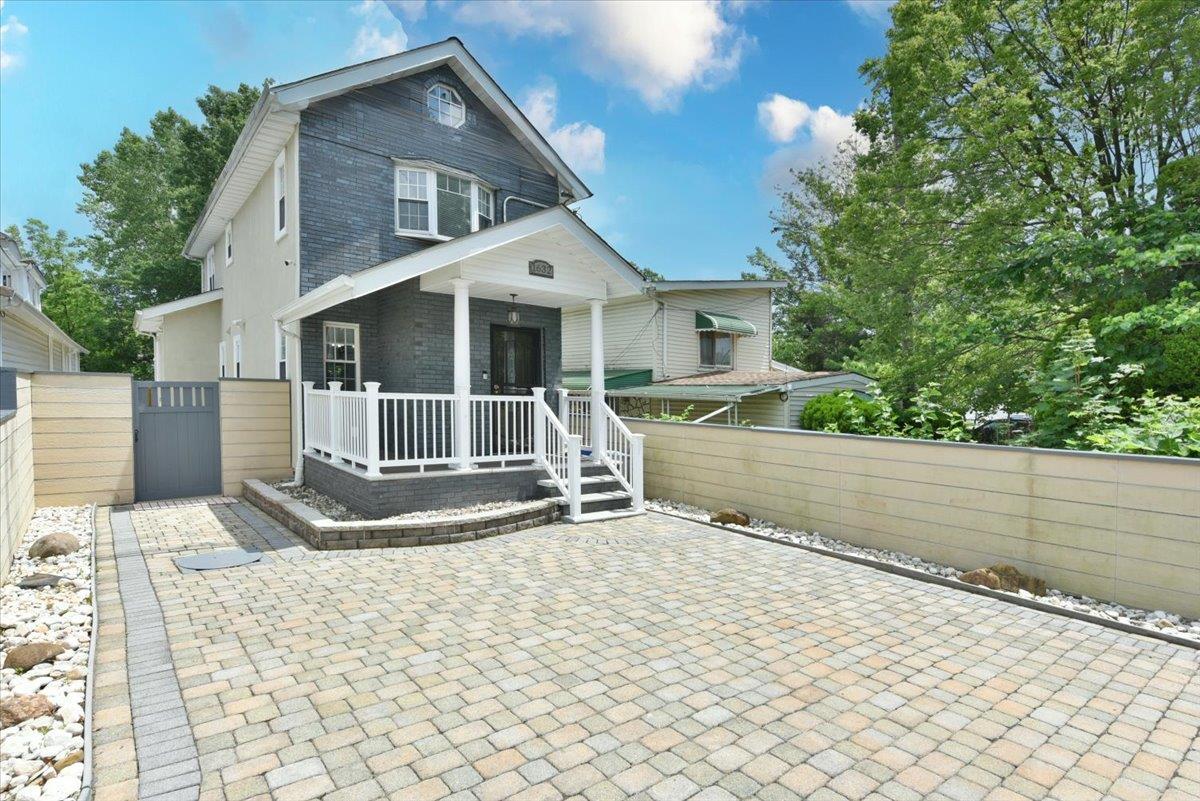 Single Family Harding  Bronx, NY 10473, MLS-879979-3