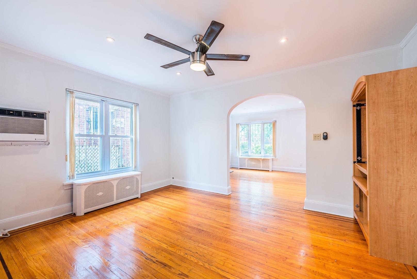 Single Family Fitchett  Queens, NY 11374, MLS-880000-5