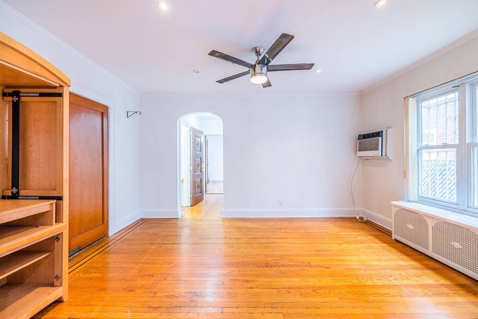 Single Family Fitchett  Queens, NY 11374, MLS-880000-8