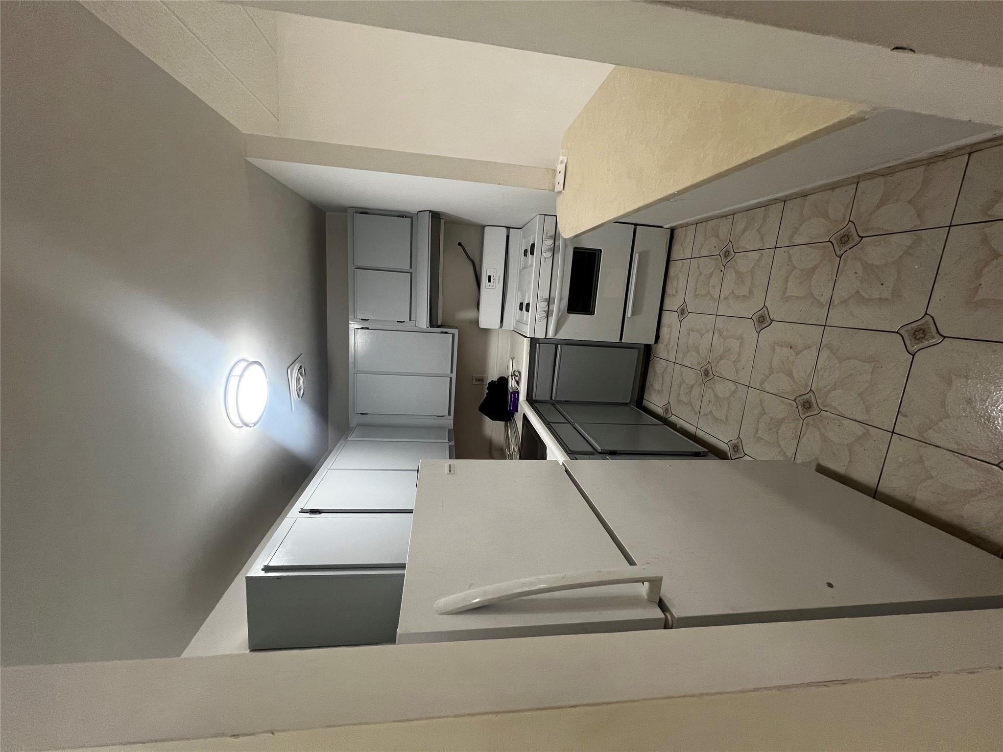 Single Family 169th  Bronx, NY 10459, MLS-880007-3