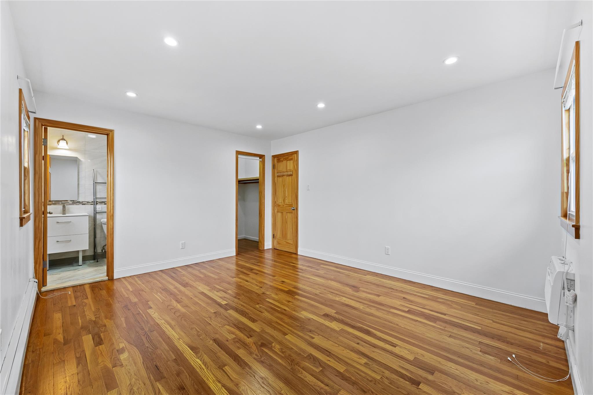 Single Family 26th  Queens, NY 11360, MLS-880038-27