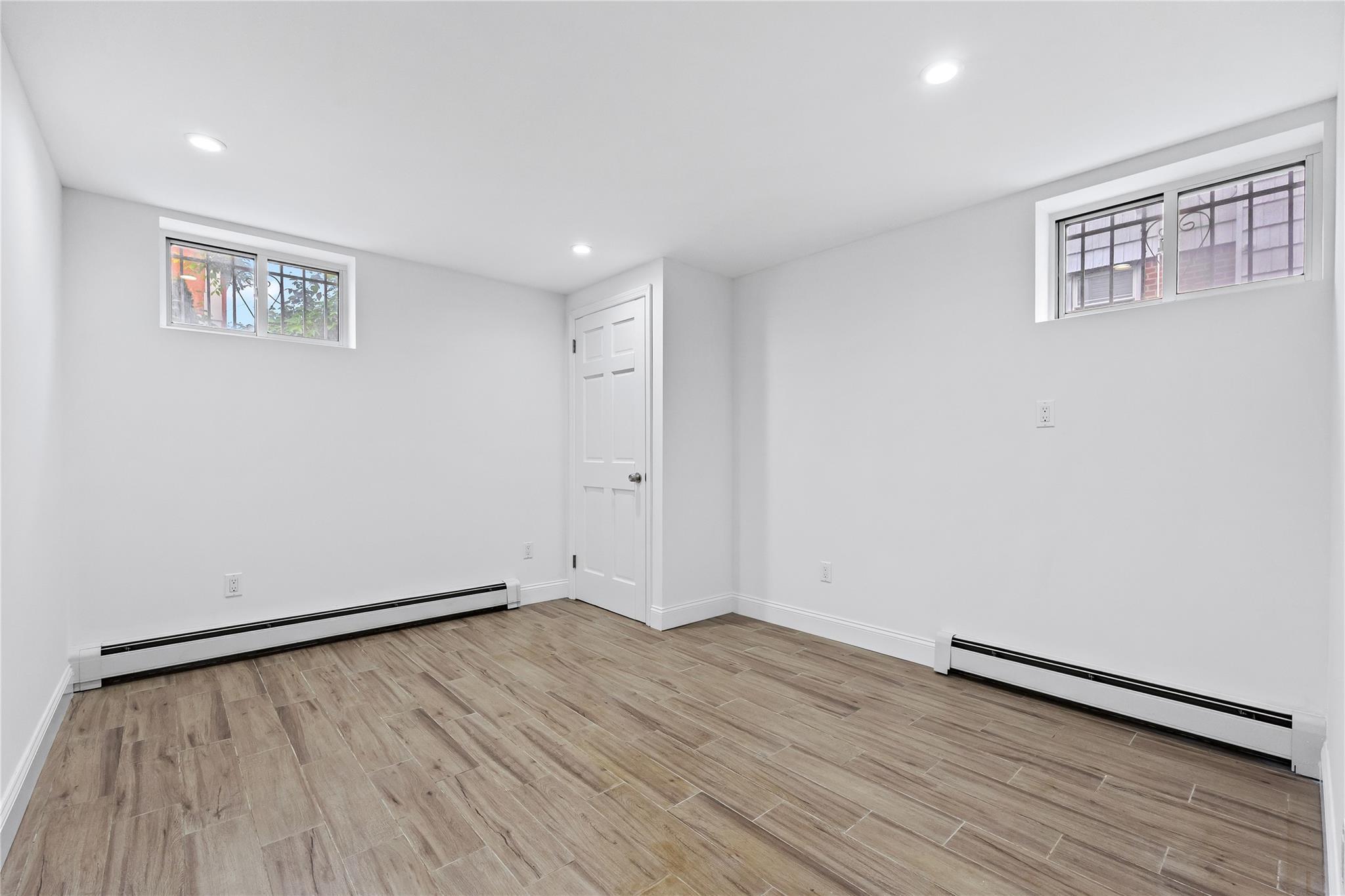Single Family 26th  Queens, NY 11360, MLS-880038-35