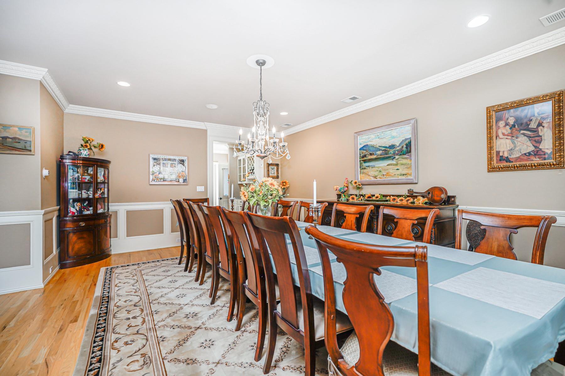 Single Family Normalee  Staten Island, NY 10305, MLS-880039-17