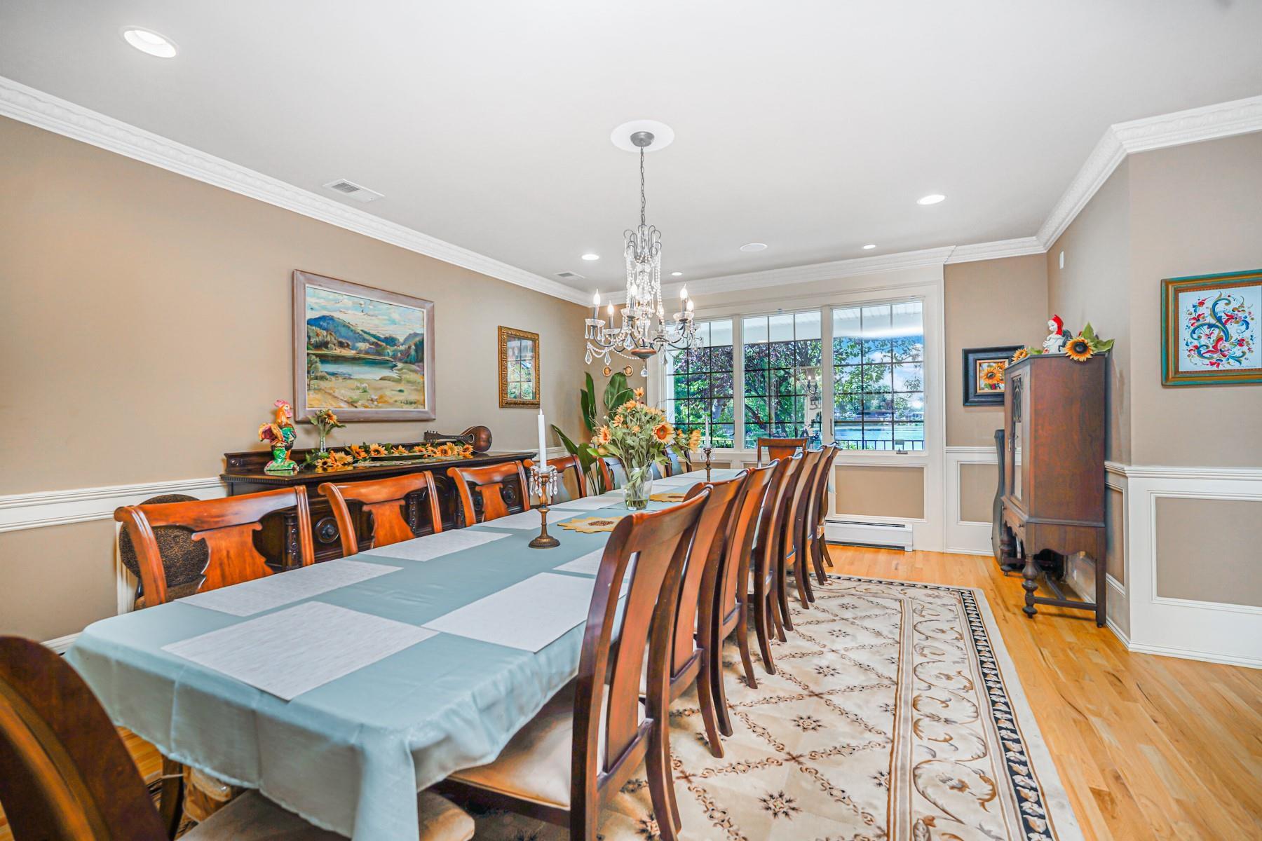 Single Family Normalee  Staten Island, NY 10305, MLS-880039-18