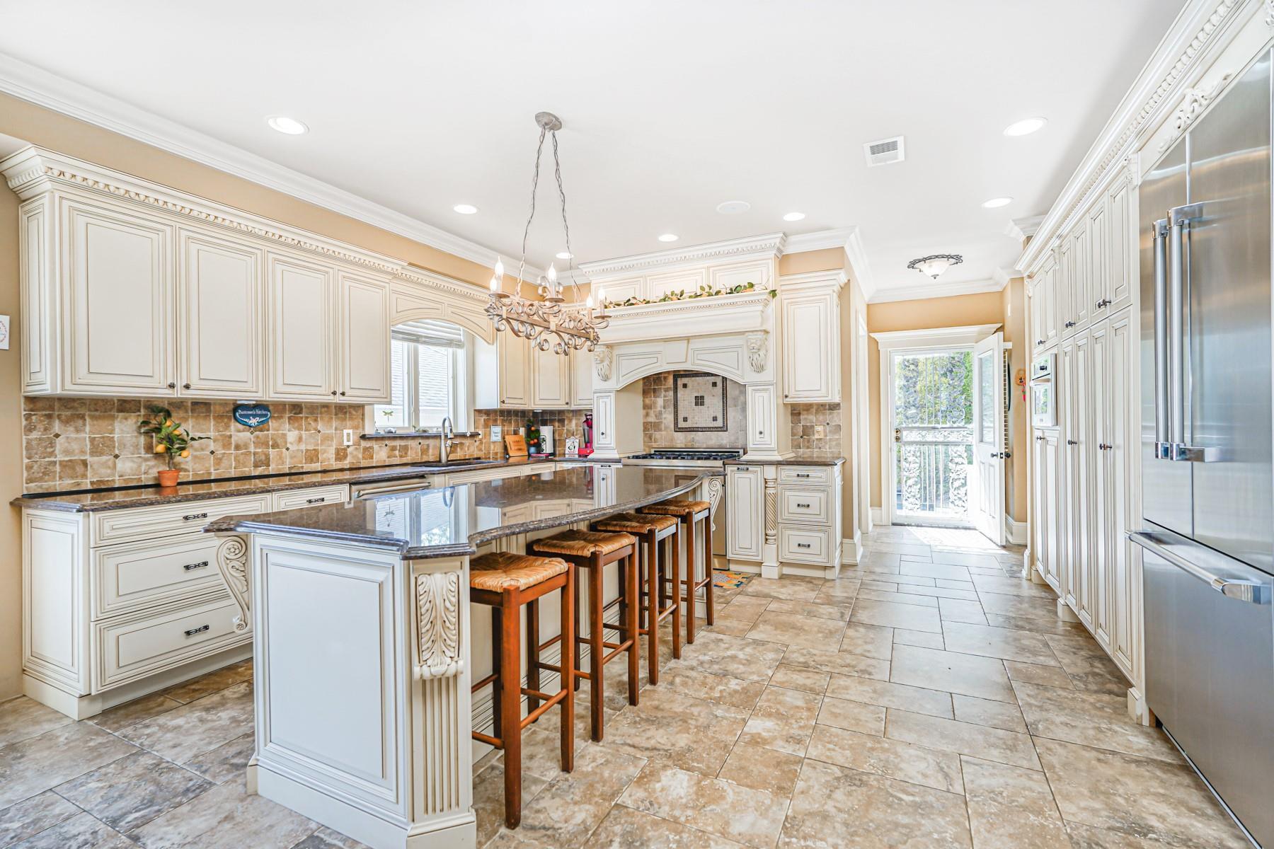 Single Family Normalee  Staten Island, NY 10305, MLS-880039-27