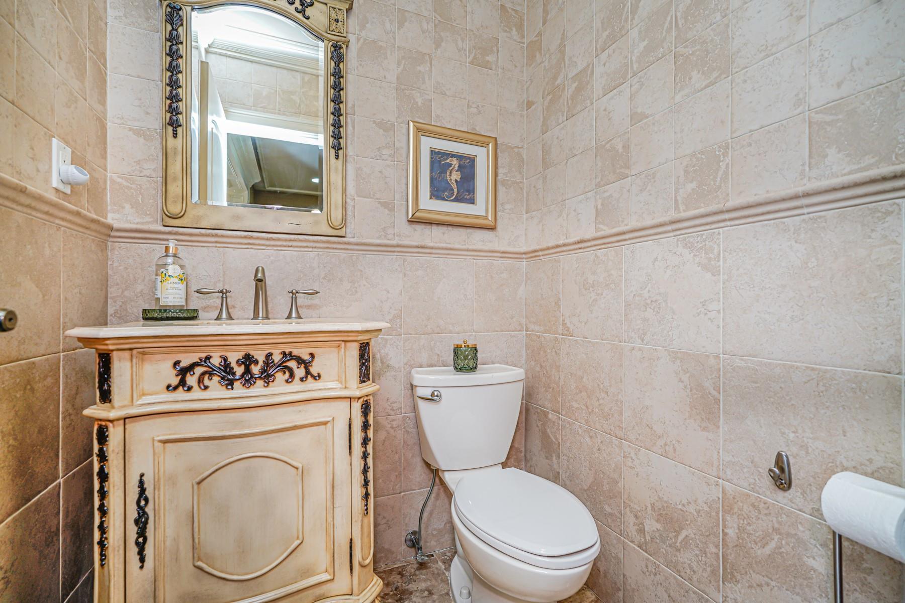 Single Family Normalee  Staten Island, NY 10305, MLS-880039-34