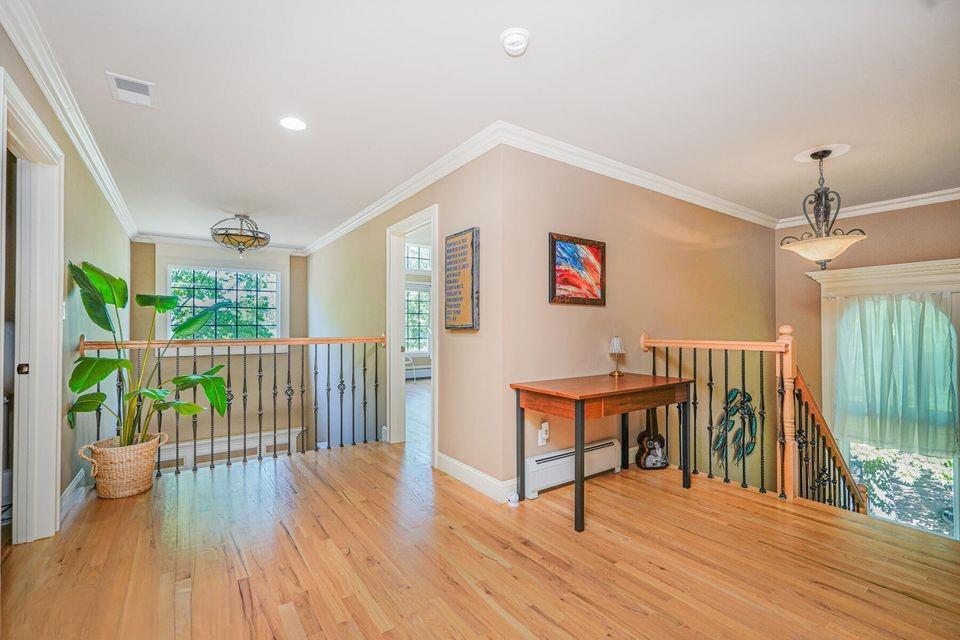 Single Family Normalee  Staten Island, NY 10305, MLS-880039-35