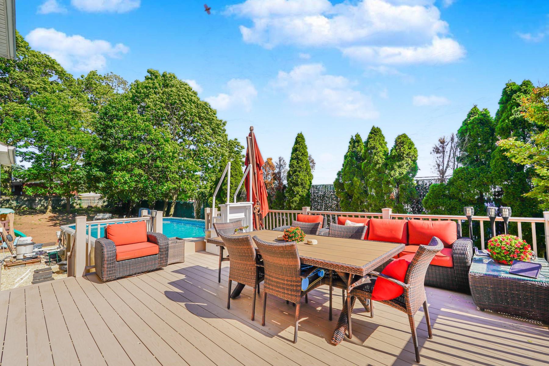 Single Family Normalee  Staten Island, NY 10305, MLS-880039-47