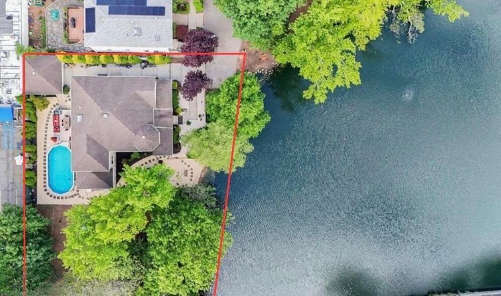 Single Family Normalee  Staten Island, NY 10305, MLS-880039-7