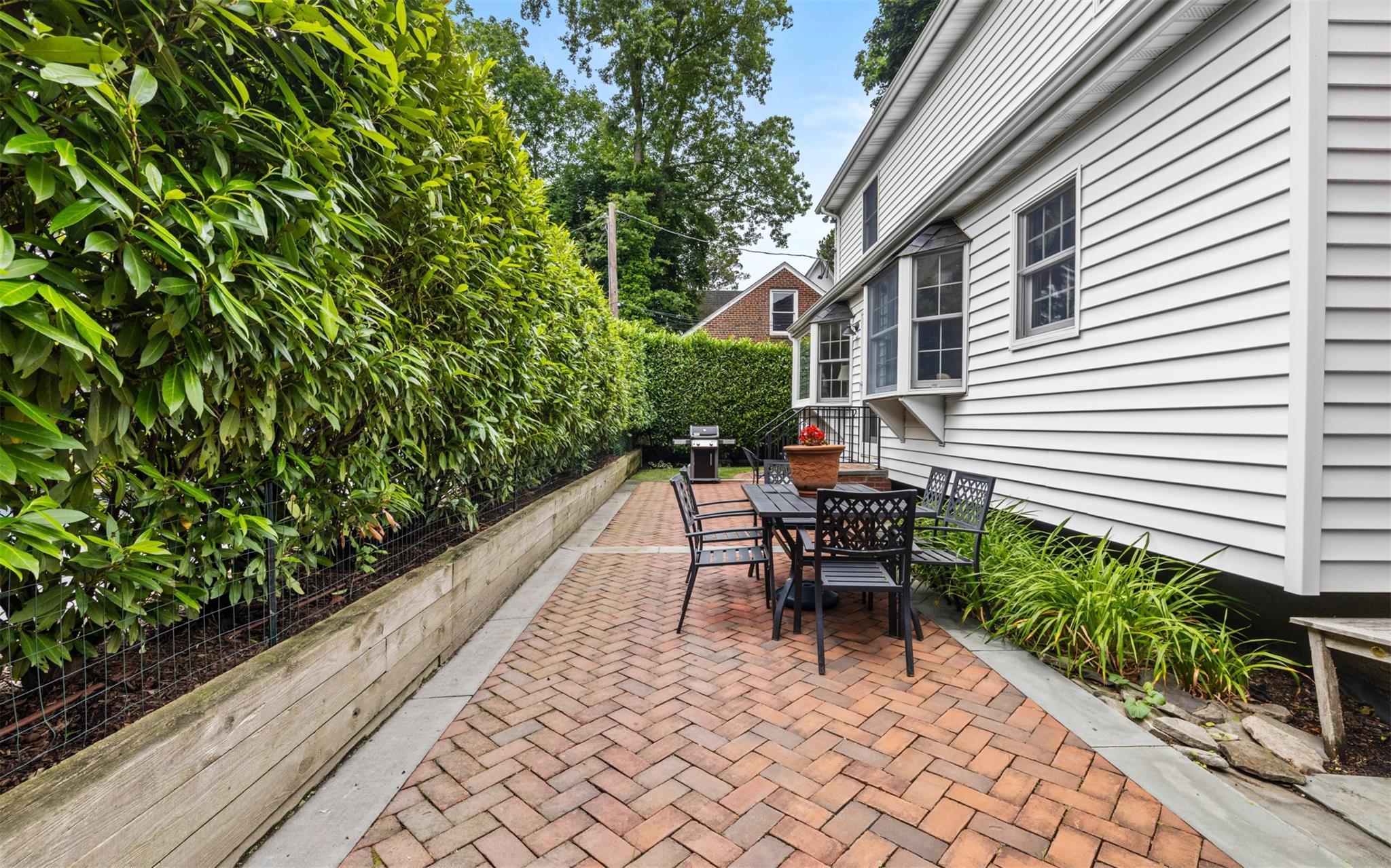 Single Family Locust  Nassau County, NY 11530, MLS-880054-38