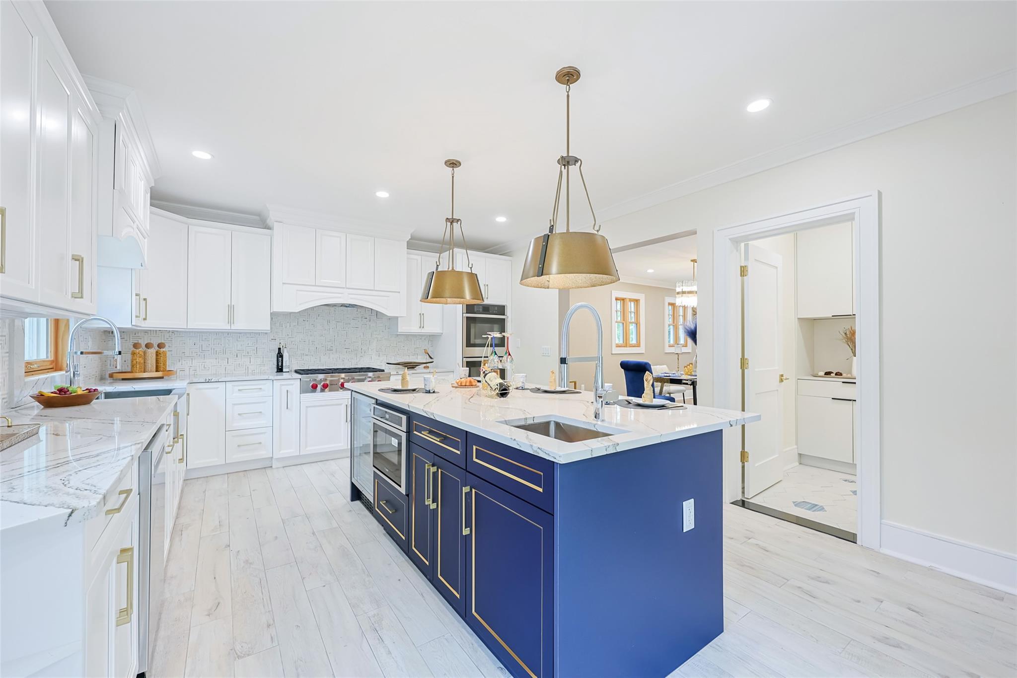Single Family Hollywood  Queens, NY 11363, MLS-880067-22