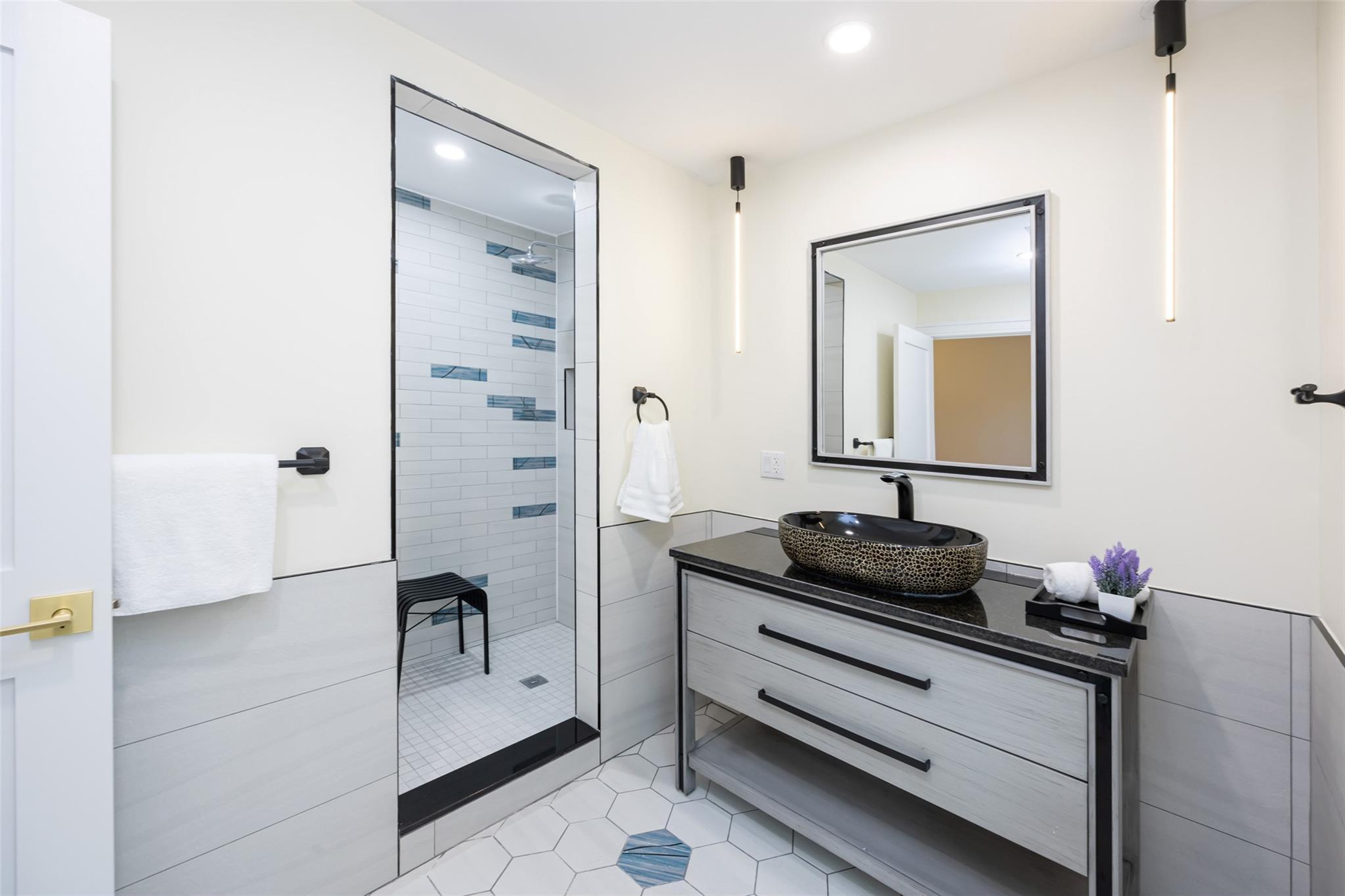 Single Family Hollywood  Queens, NY 11363, MLS-880067-30