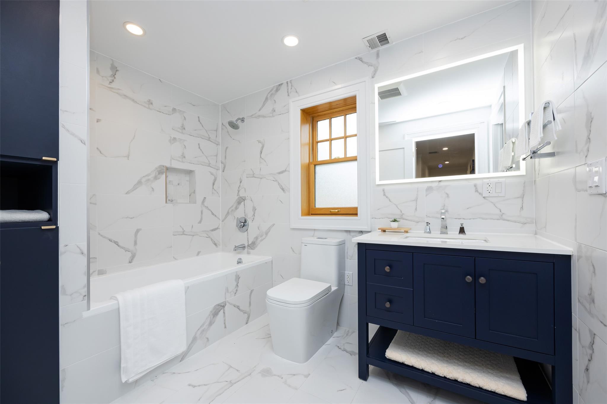 Single Family Hollywood  Queens, NY 11363, MLS-880067-33