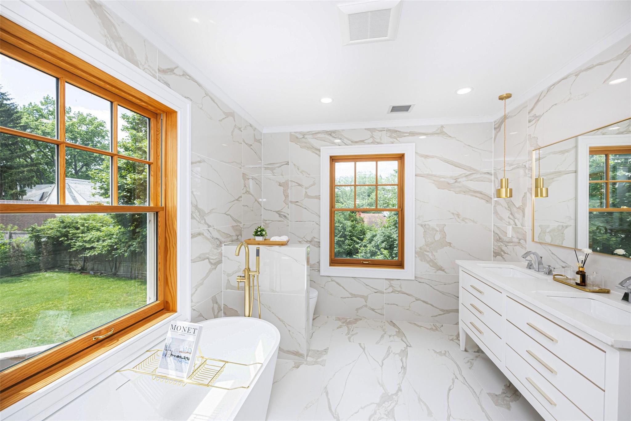 Single Family Hollywood  Queens, NY 11363, MLS-880067-38