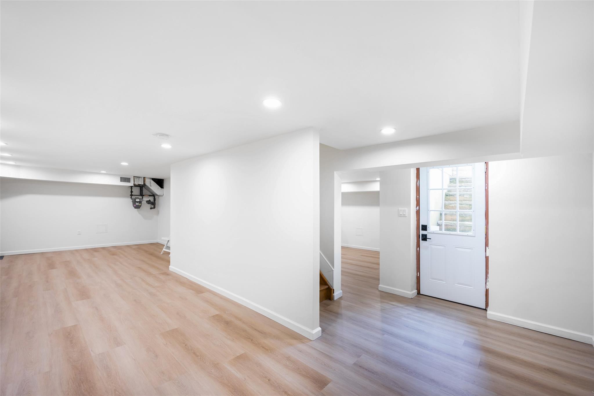 Single Family Hollywood  Queens, NY 11363, MLS-880067-46