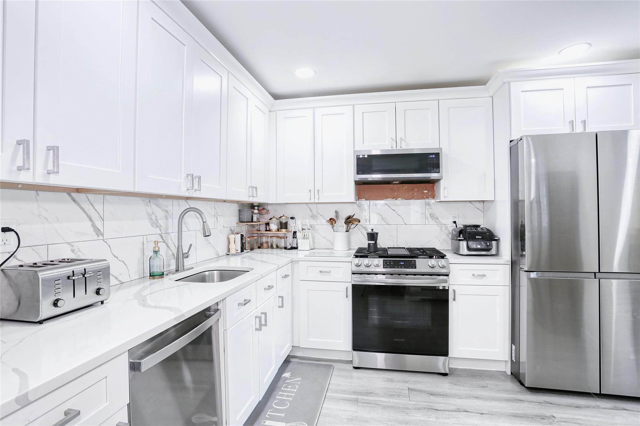 Single Family Hillside  Rockland County, NY 10927, MLS-880161-11