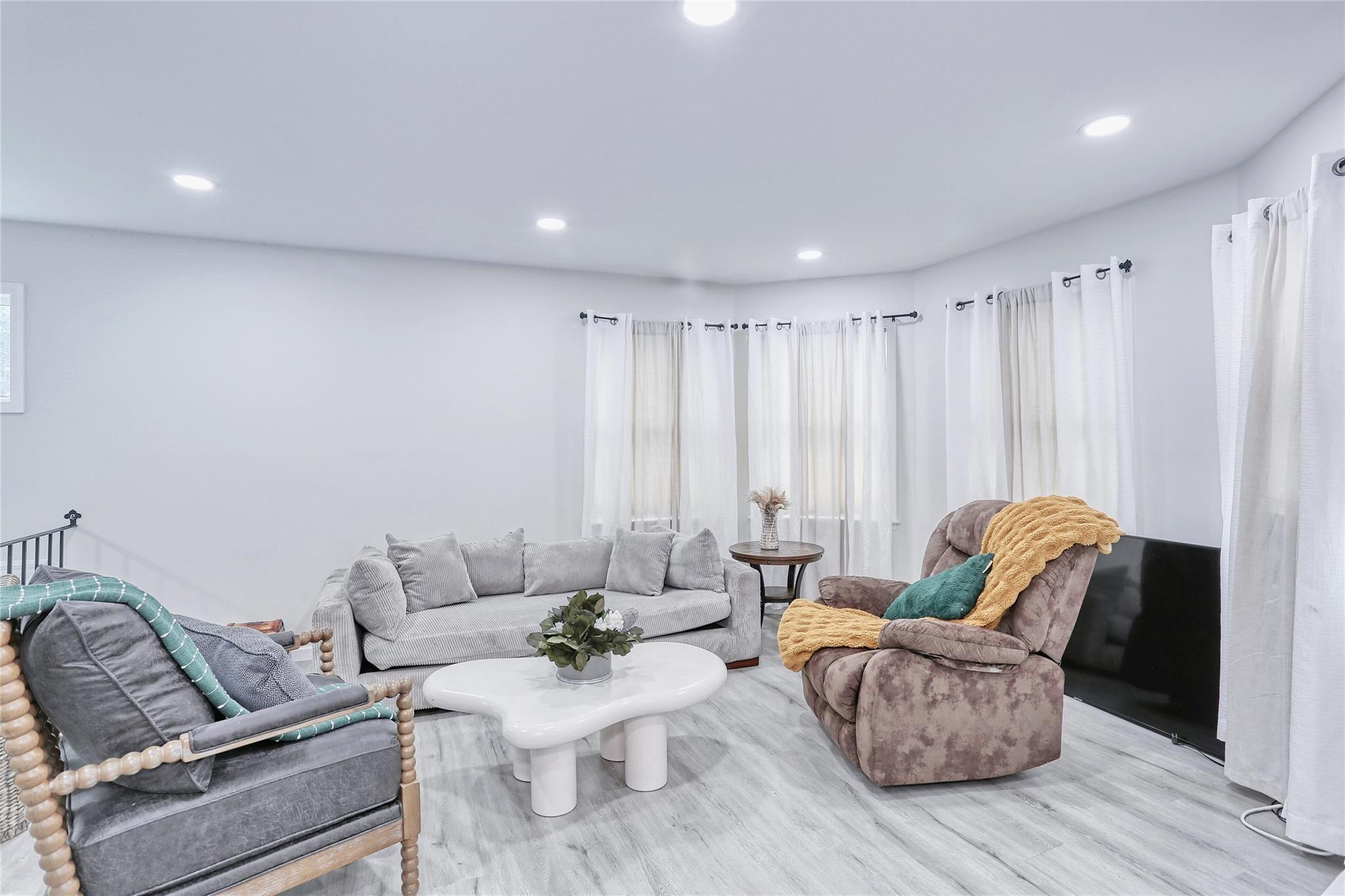 Single Family Hillside  Rockland County, NY 10927, MLS-880161-6