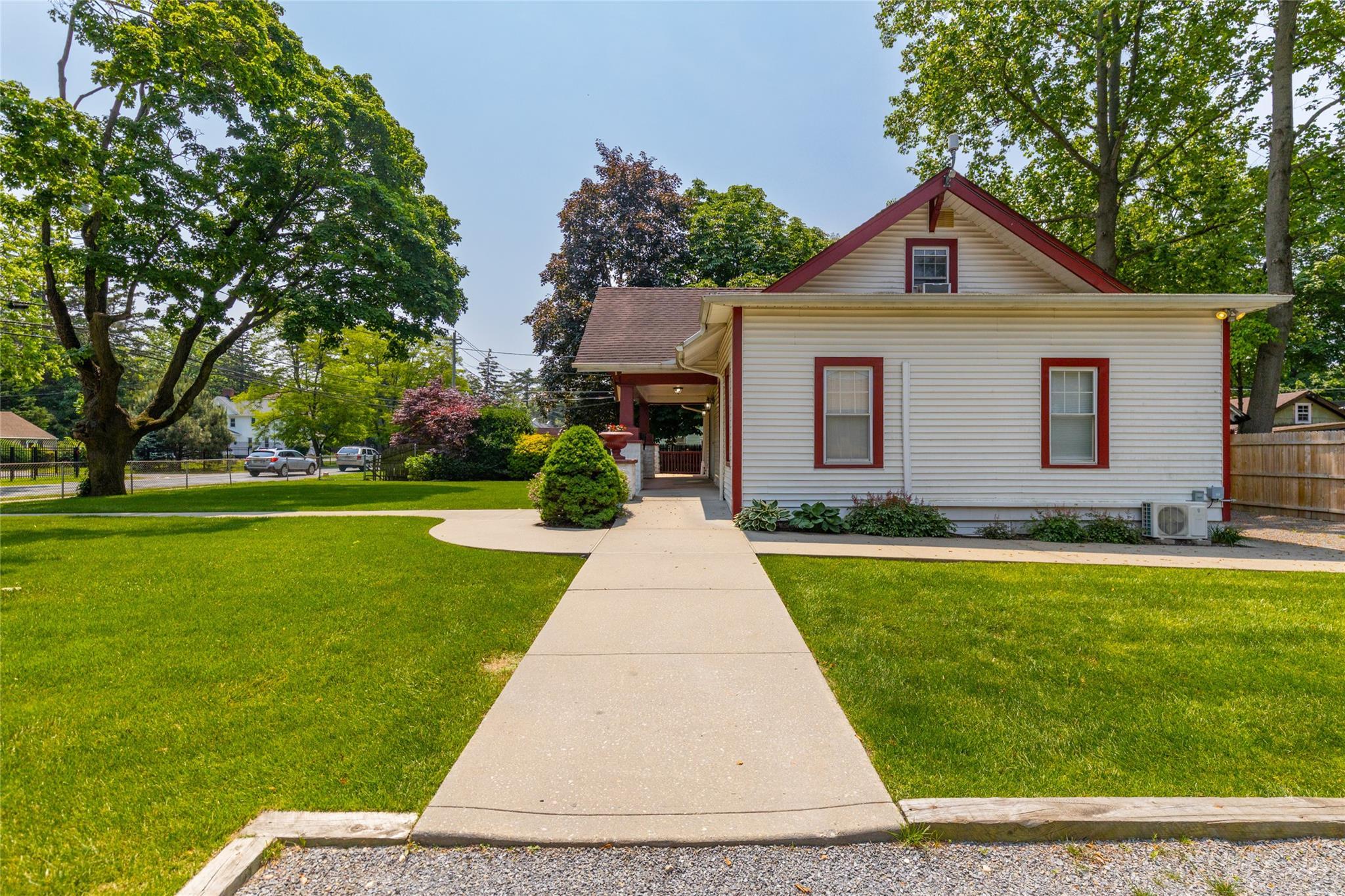 Single Family Brentwood  Suffolk County, NY 11717, MLS-880173-3
