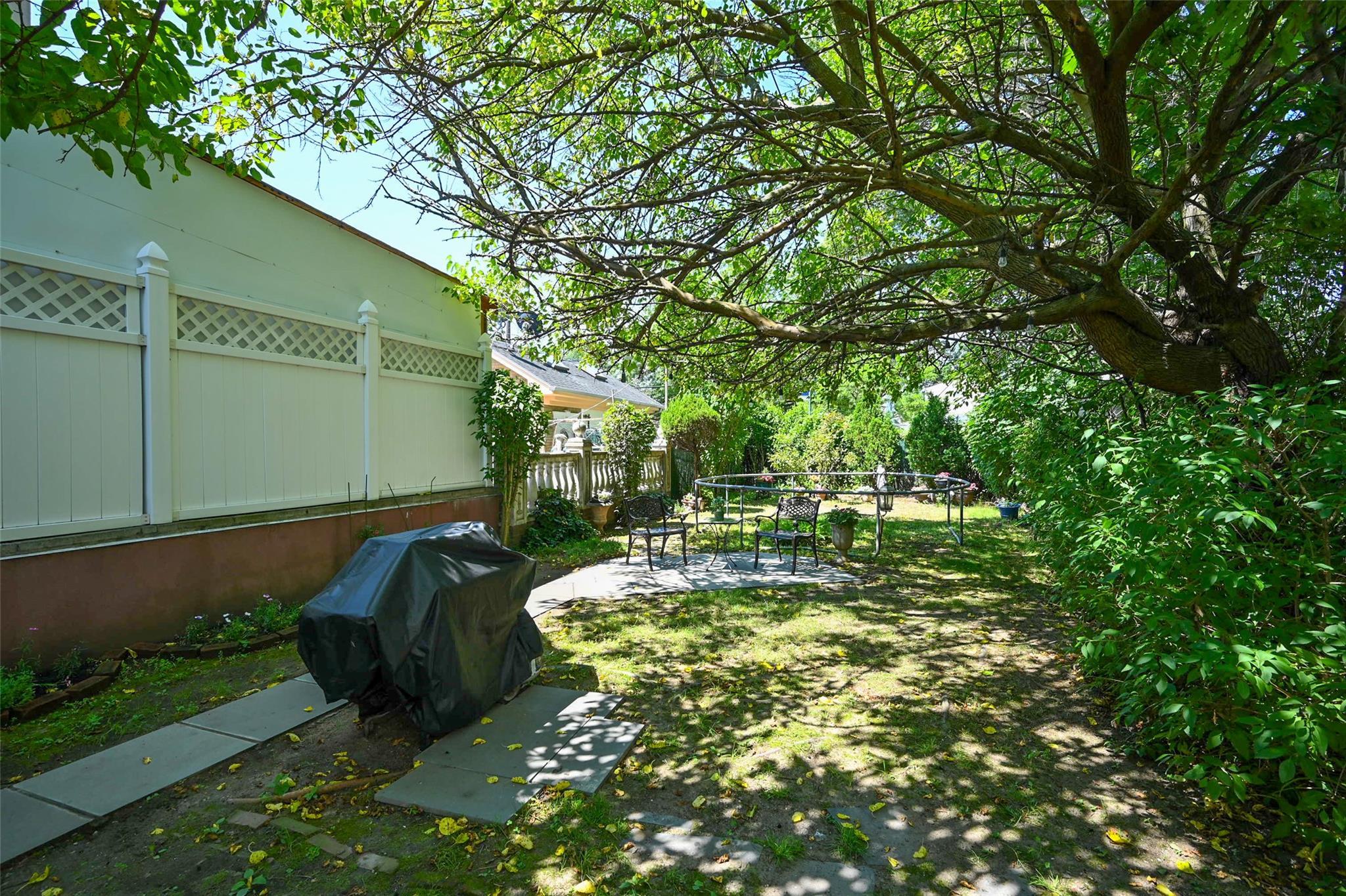 Single Family 184  Queens, NY 11365, MLS-880223-16