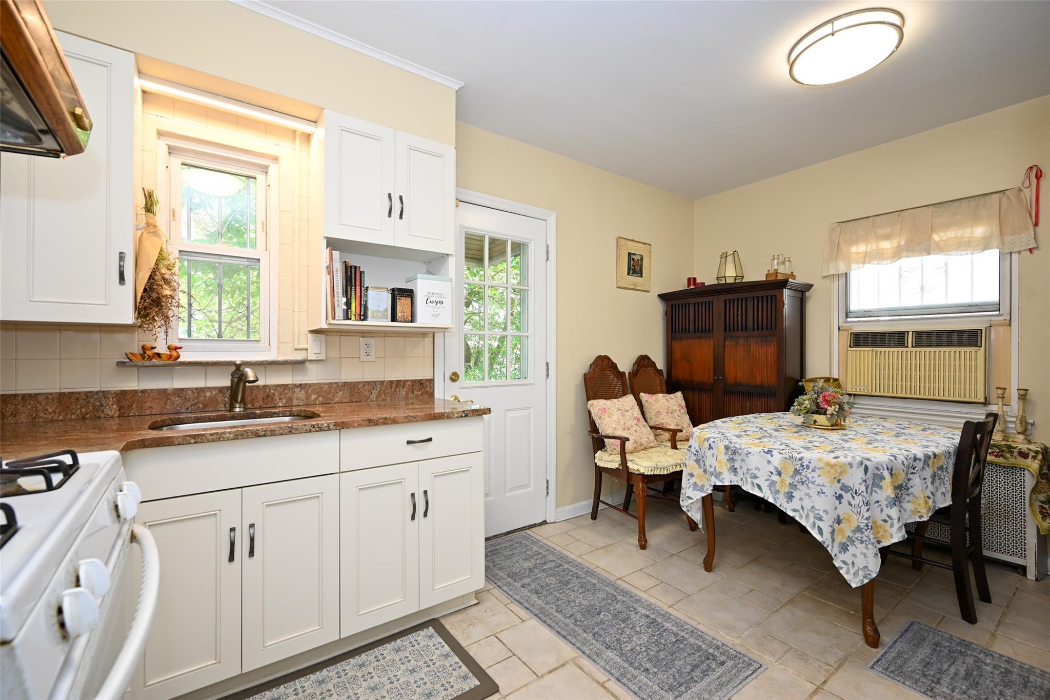 Single Family 184  Queens, NY 11365, MLS-880223-8