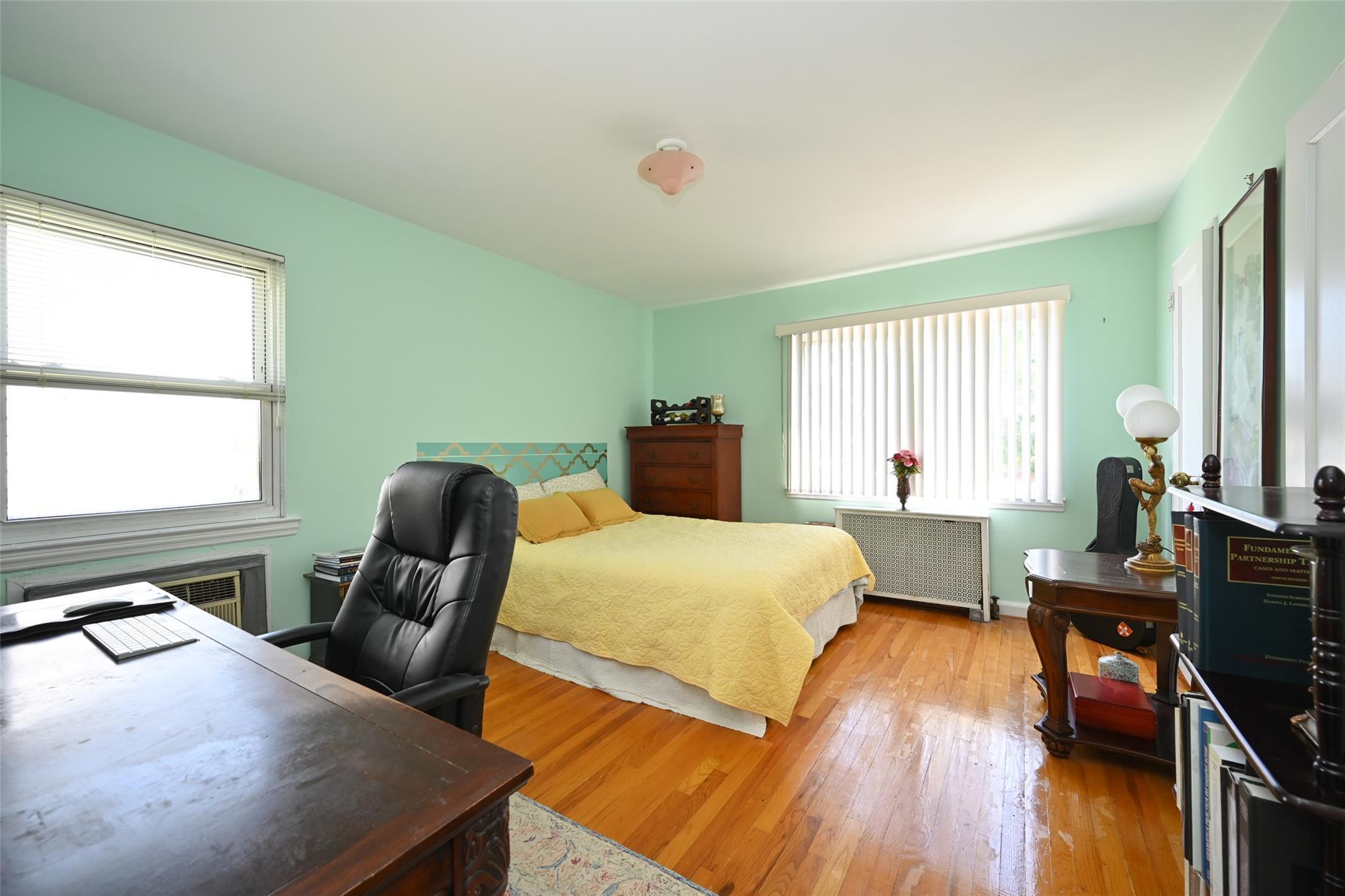 Single Family 184  Queens, NY 11365, MLS-880223-9