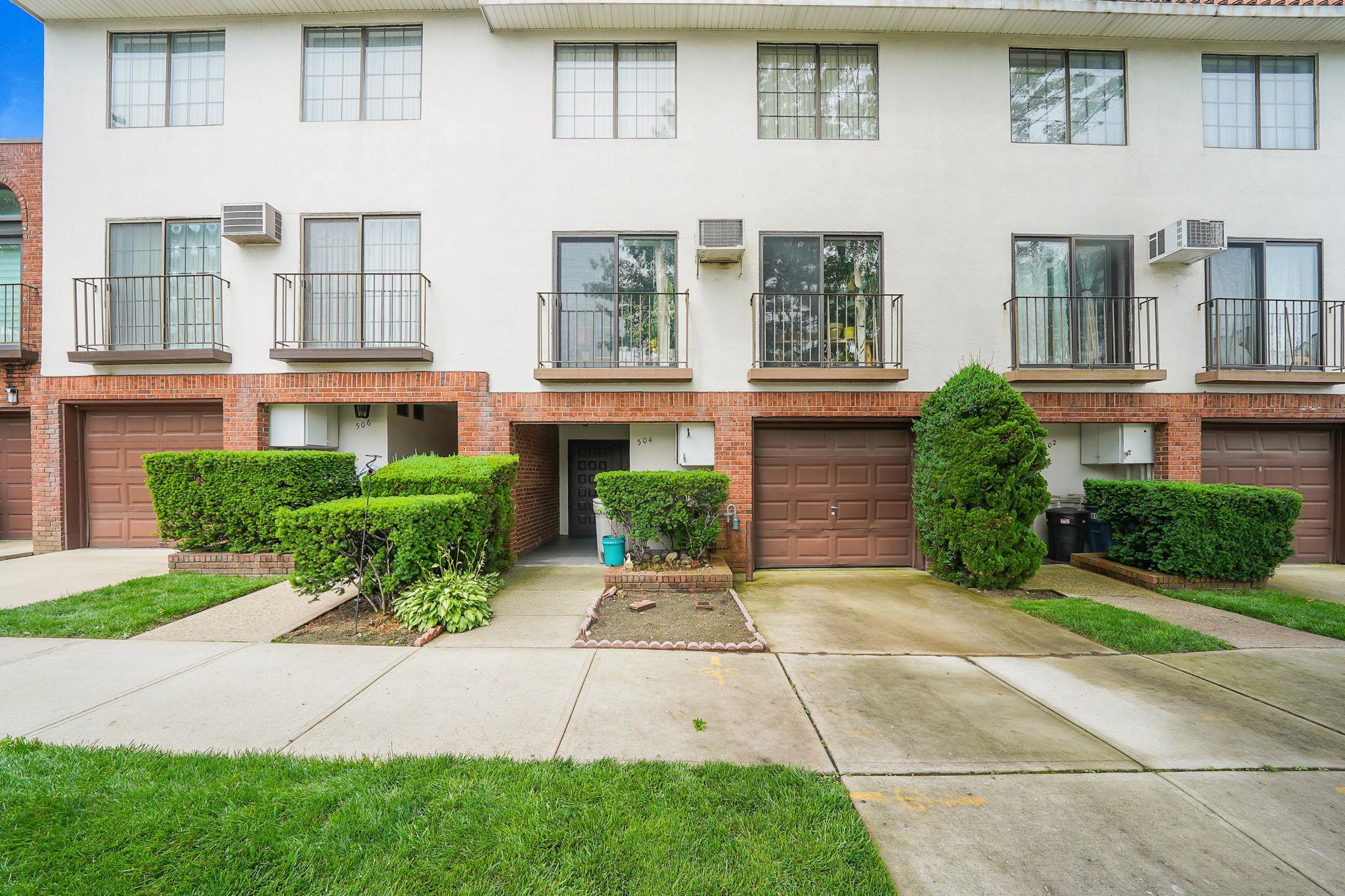 Condo Julius  Queens, NY 11356, MLS-880224-22