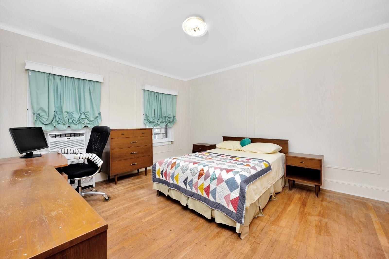 Single Family 82nd Queens, NY 11379, MLS-880230-12