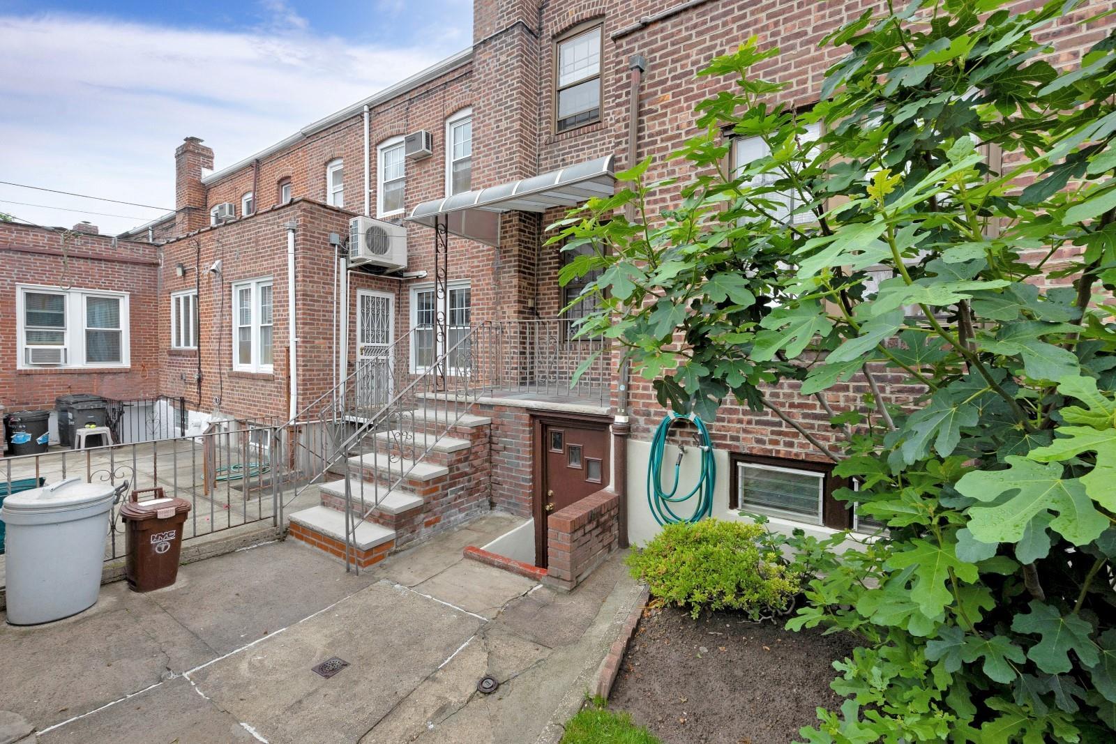 Single Family 82nd Queens, NY 11379, MLS-880230-26