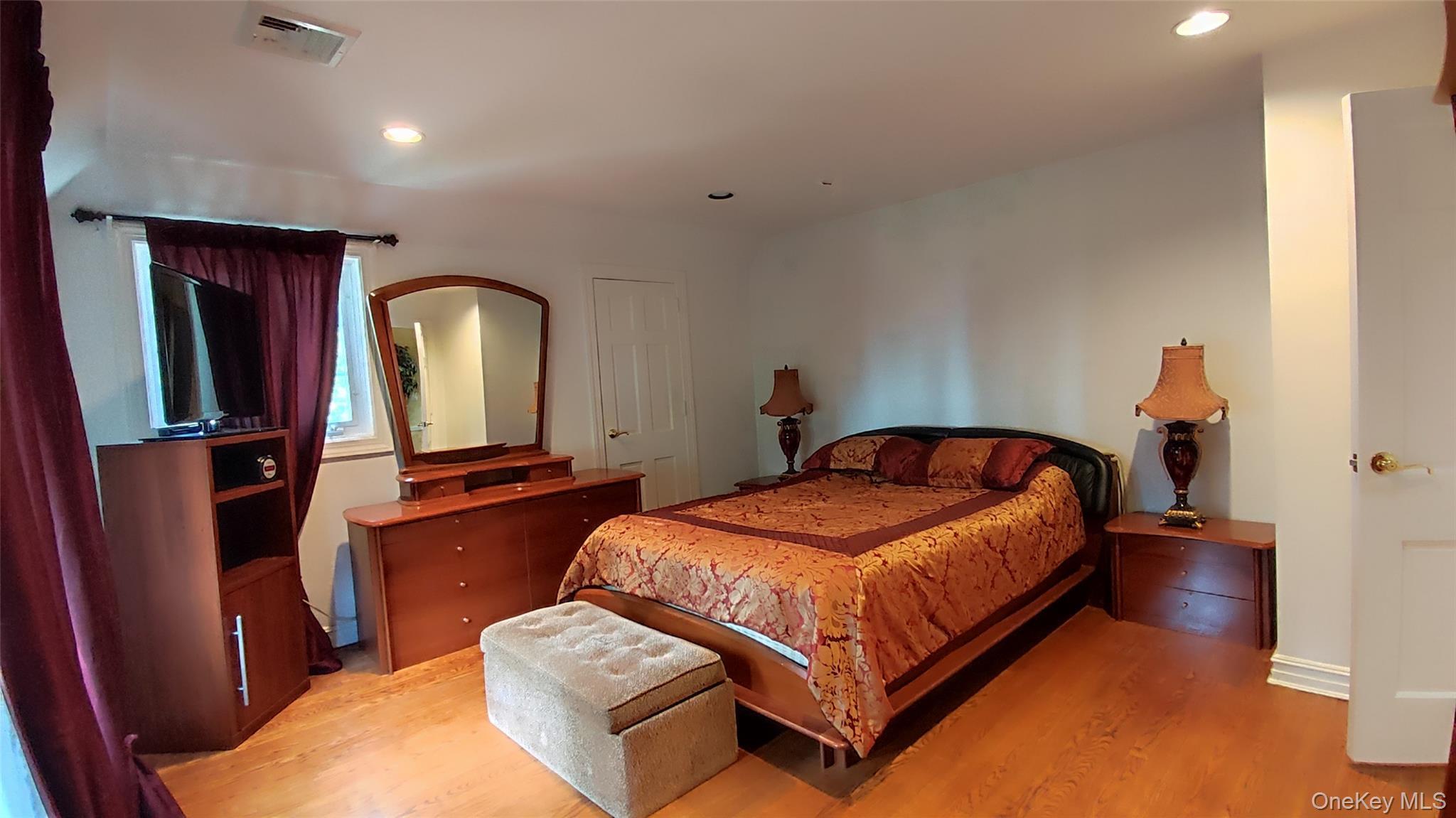 Single Family Utopia Pkwy Queens, NY 11432, MLS-880256-12