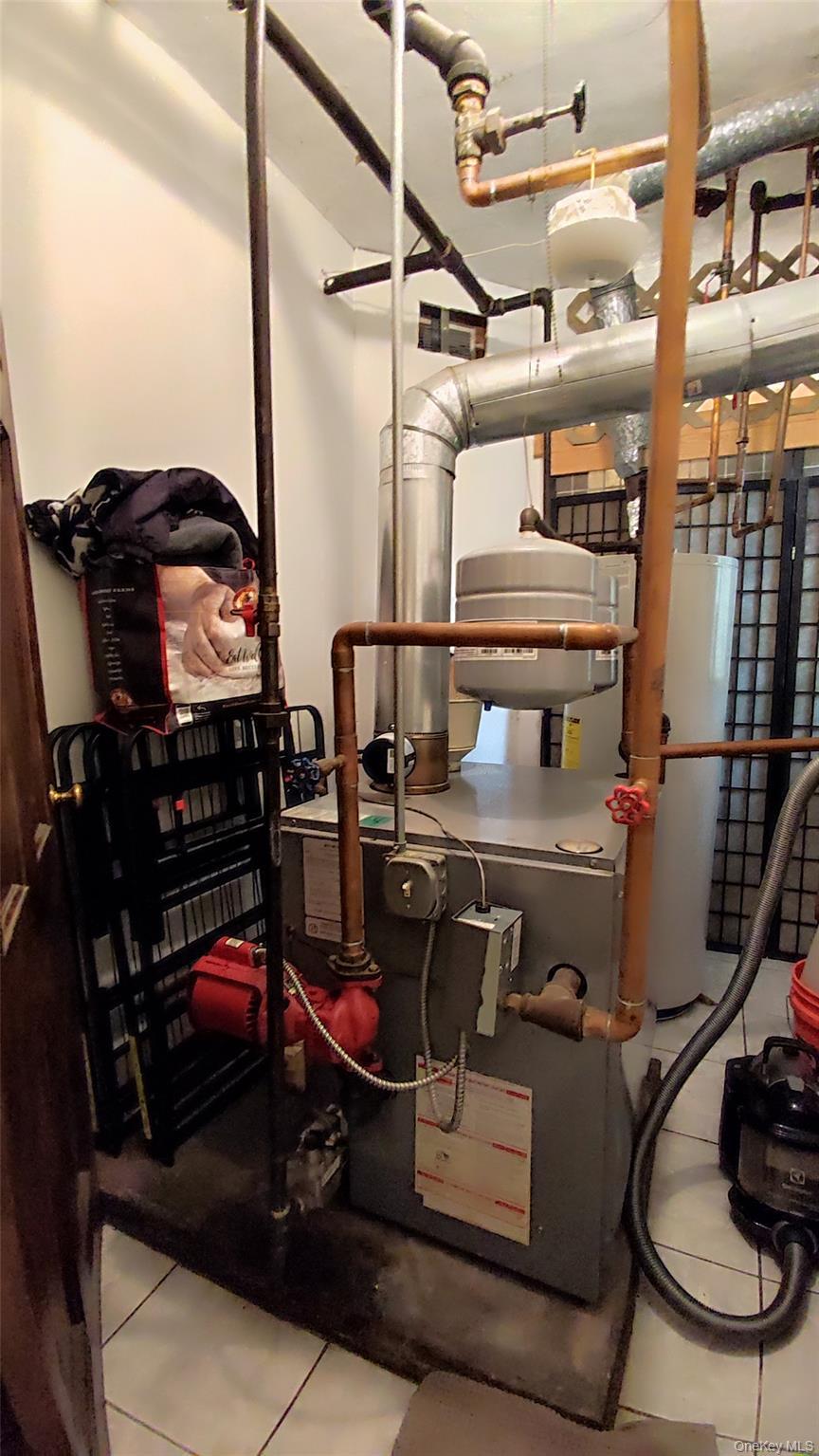 Single Family Utopia Pkwy Queens, NY 11432, MLS-880256-38