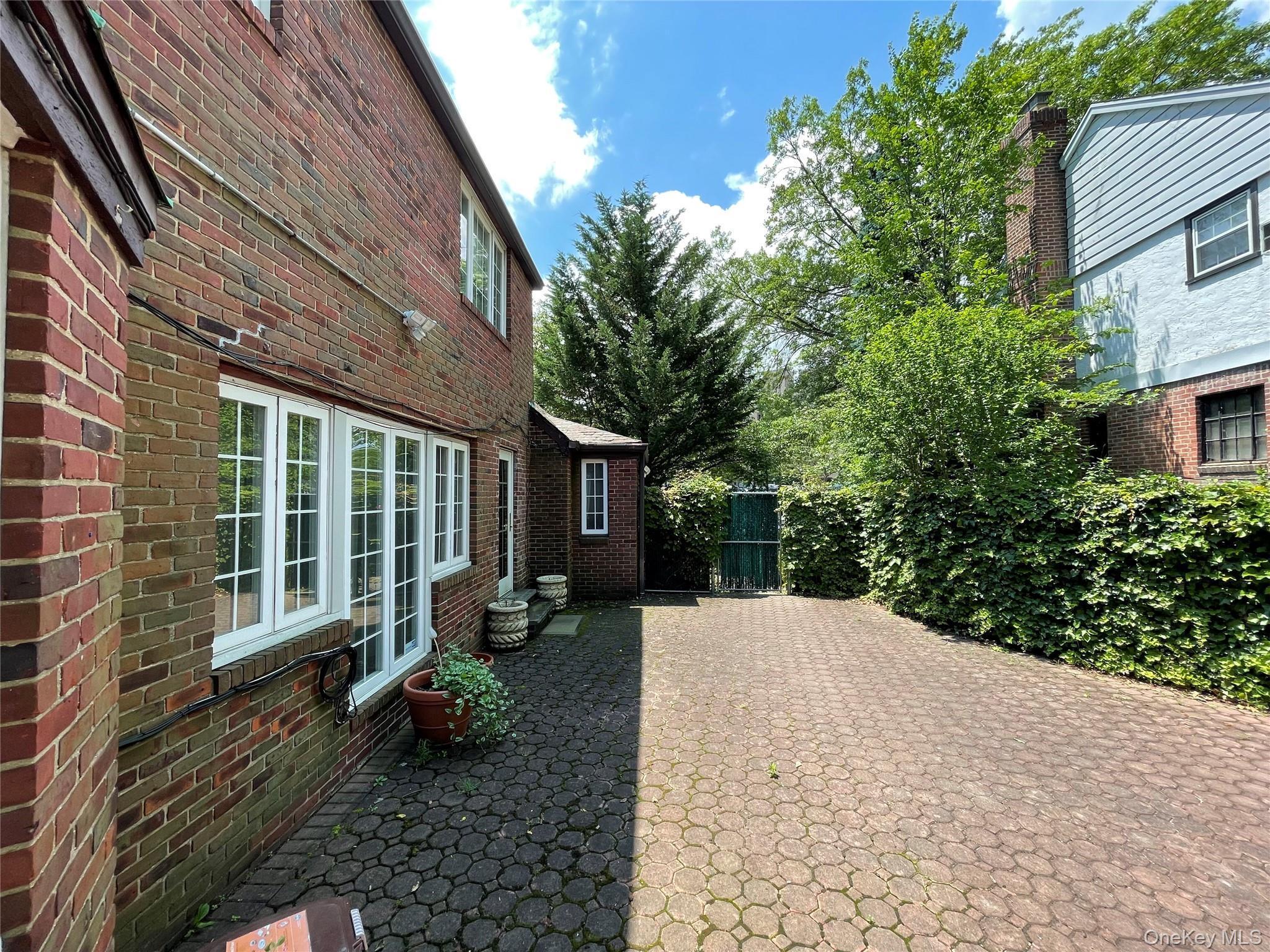 Single Family Utopia Pkwy Queens, NY 11432, MLS-880256-47