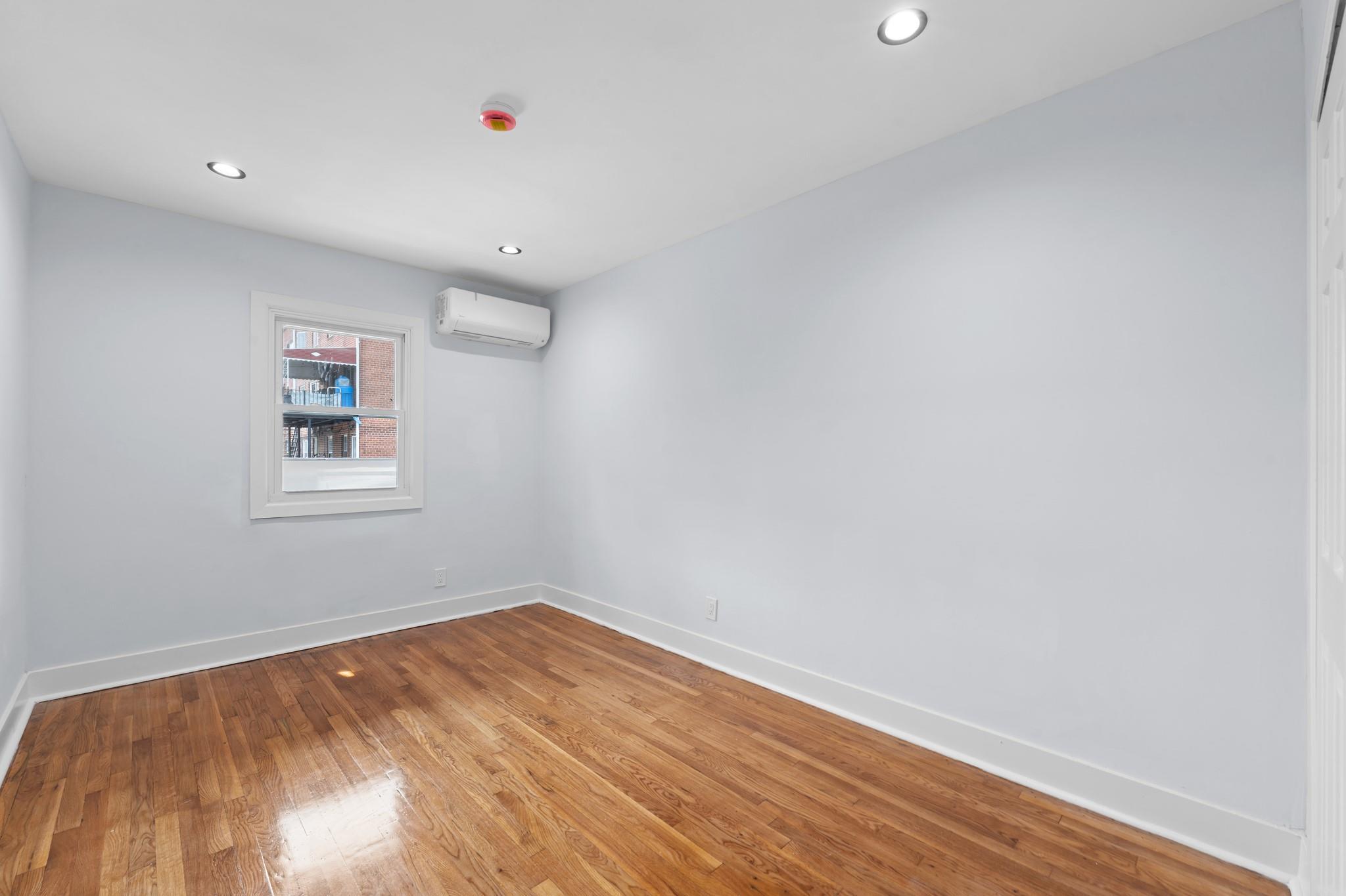 Single Family Avenue J  Brooklyn, NY 11236, MLS-880268-16