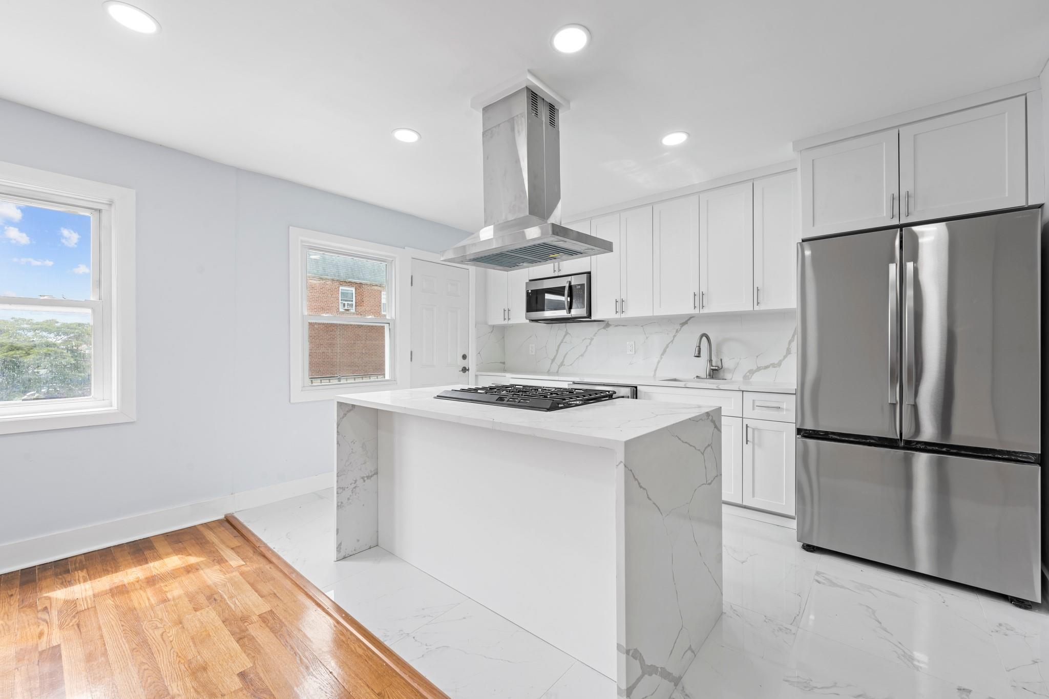 Single Family Avenue J  Brooklyn, NY 11236, MLS-880268-2