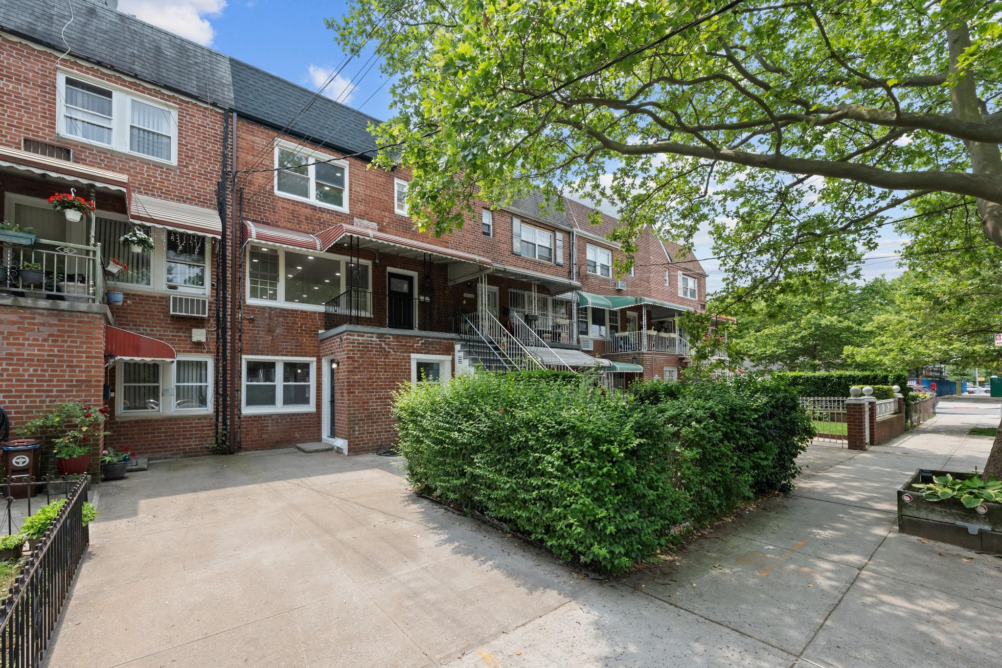 Single Family Avenue J  Brooklyn, NY 11236, MLS-880268-20